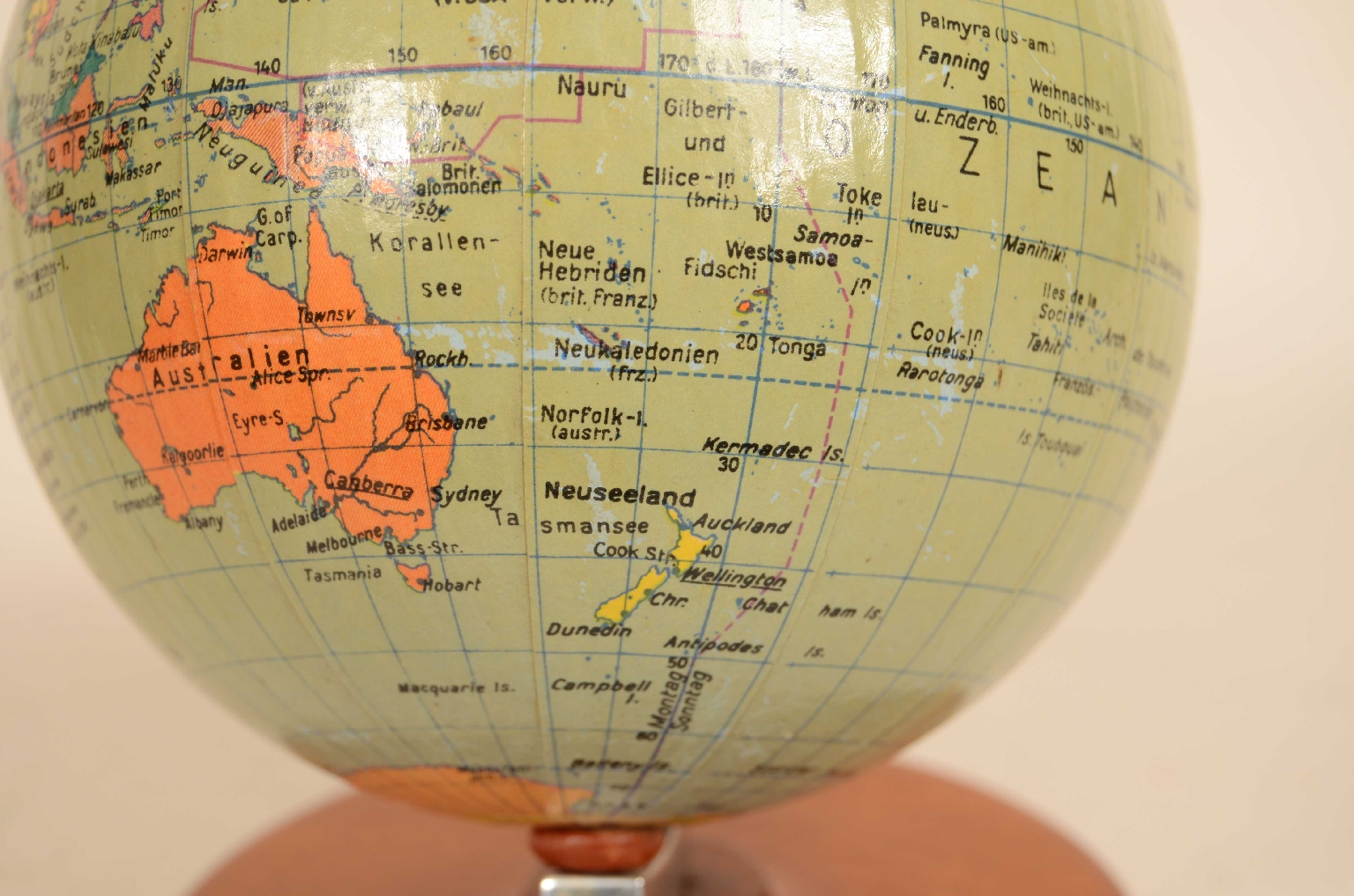 Antique globes-world maps/8032-Small Terrestrial Globe