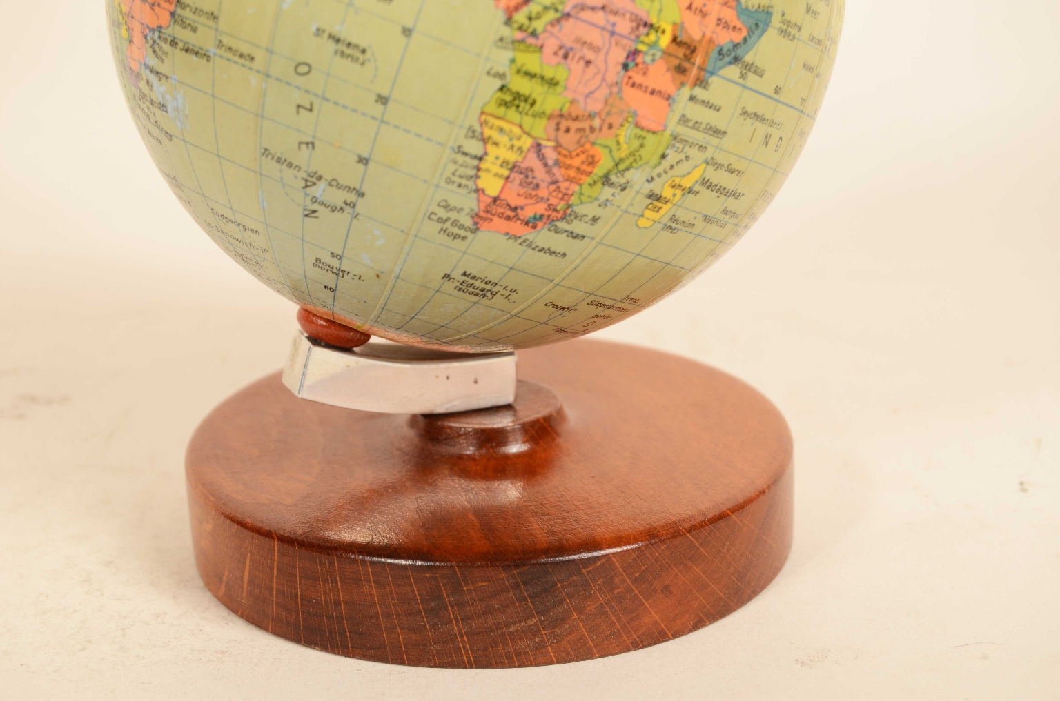 Antique globes-world maps/8032-Small Terrestrial Globe