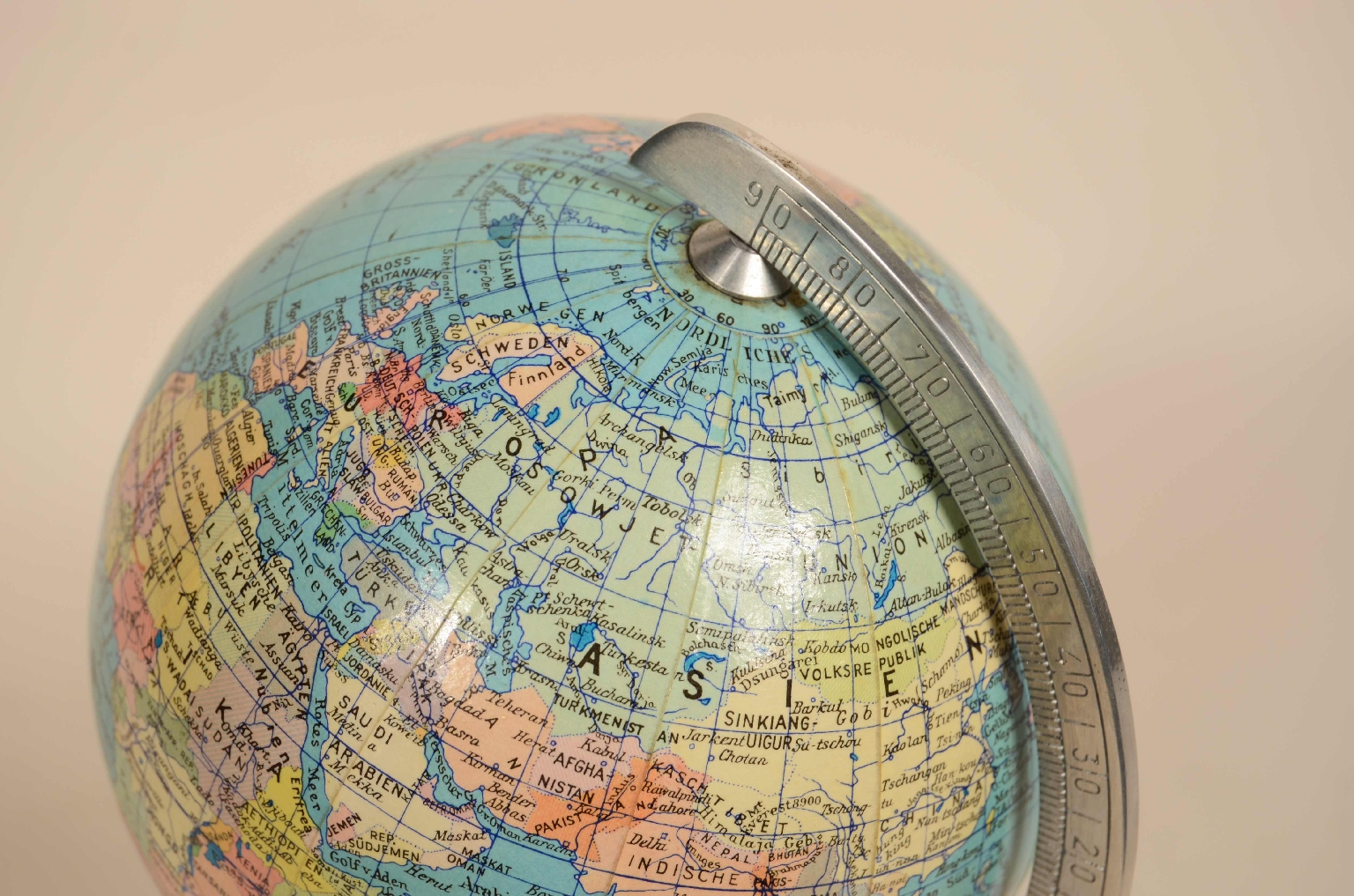 Antique globes-world maps/8040-Small Terrestrial Globe