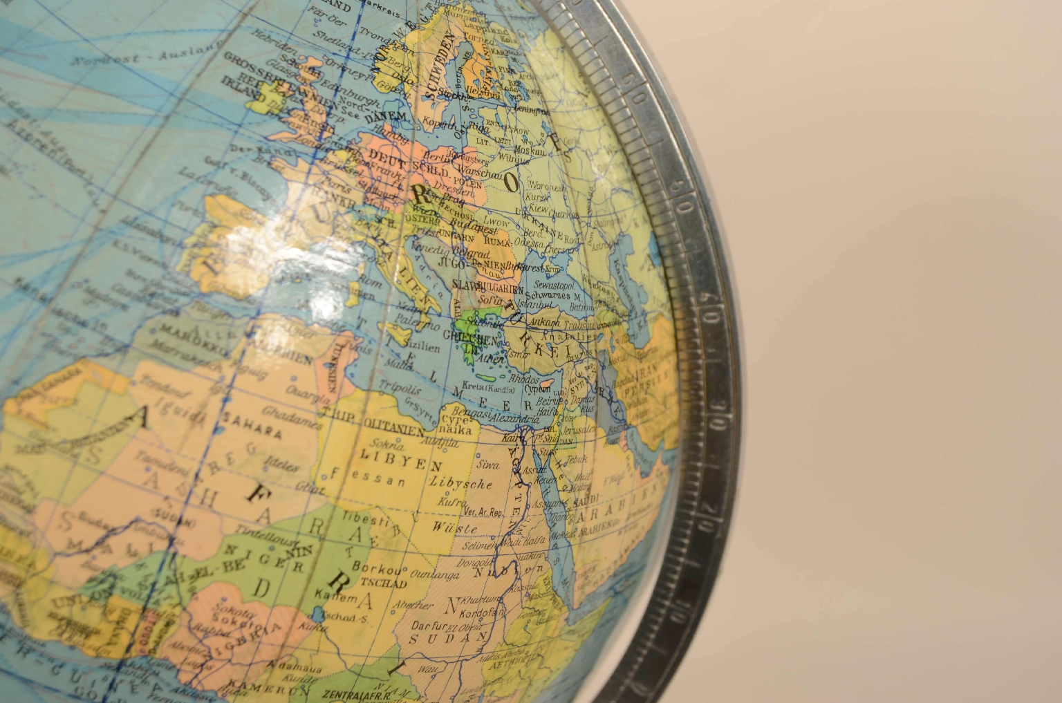Antique globes-world maps/8046-Terrestrial Globe
