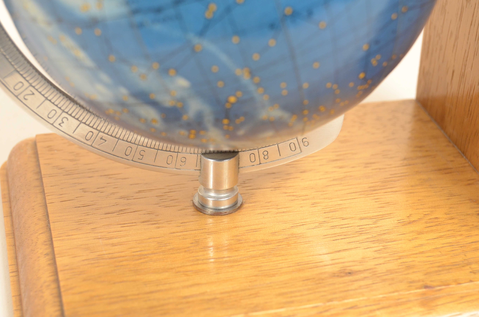 Antique globes-world maps/8102-Pair of bookends