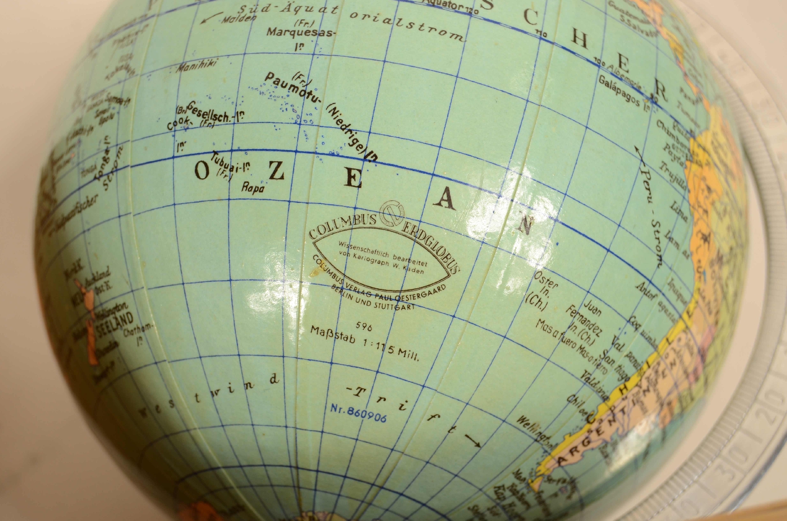 Antique globes-world maps/8102-Pair of bookends