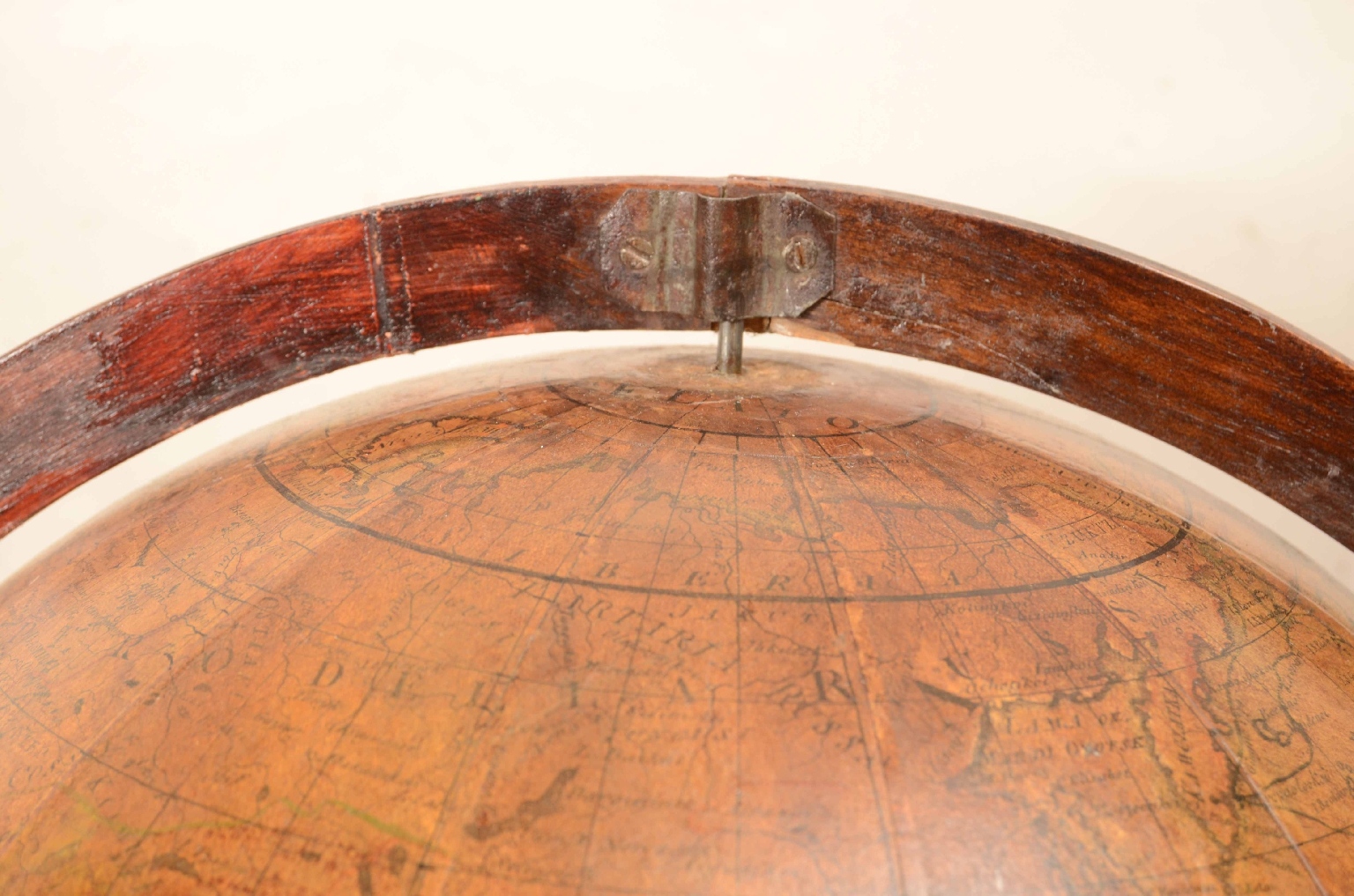 Antique globes-world maps/8104-Terrestrial Globe