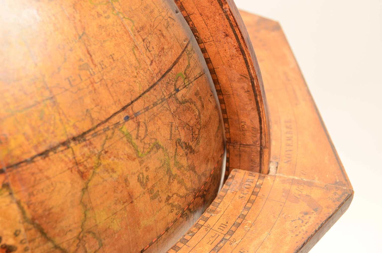 Antique globes-world maps/8104-Terrestrial Globe