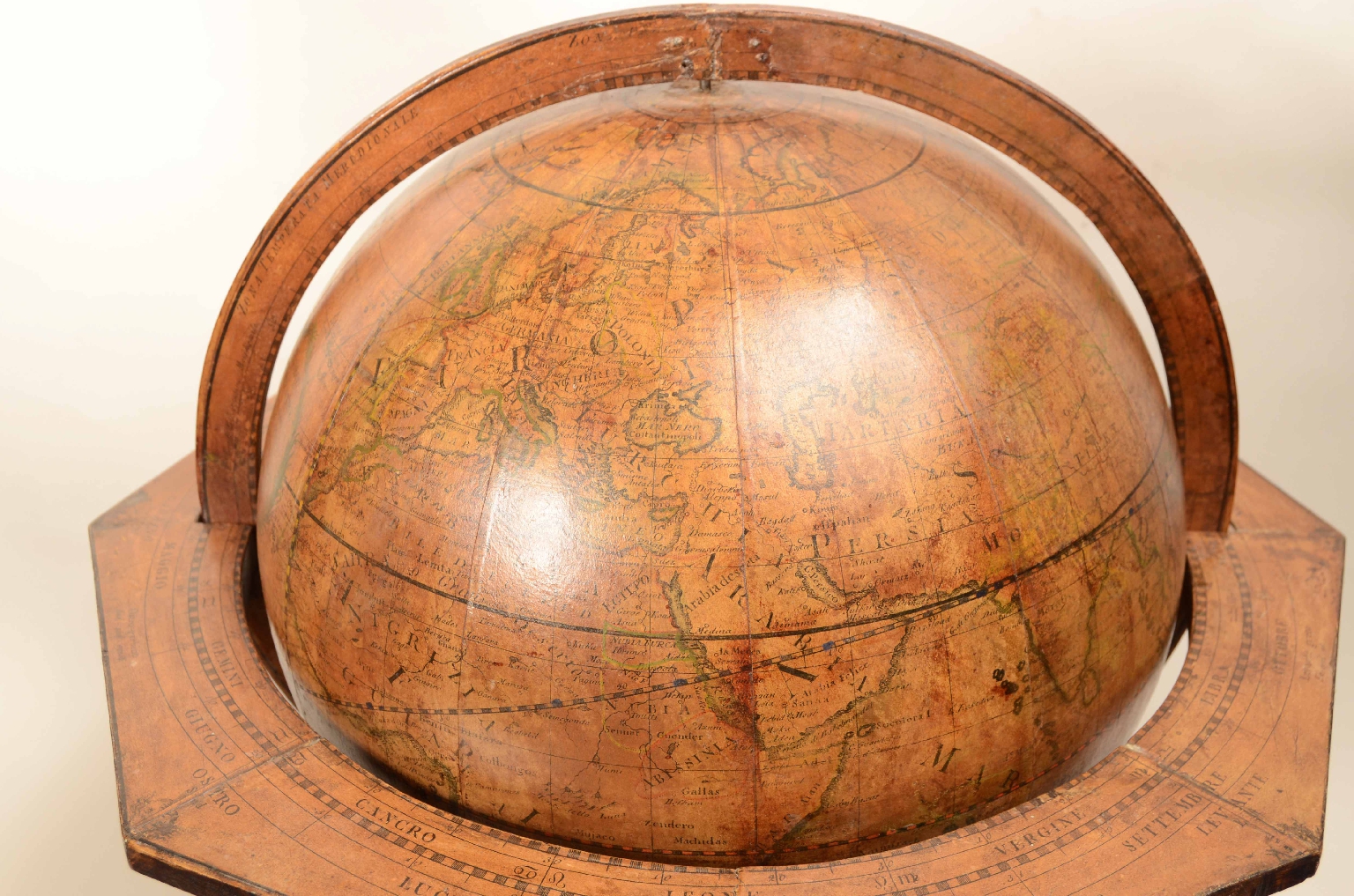 Antique globes-world maps/8104-Terrestrial Globe