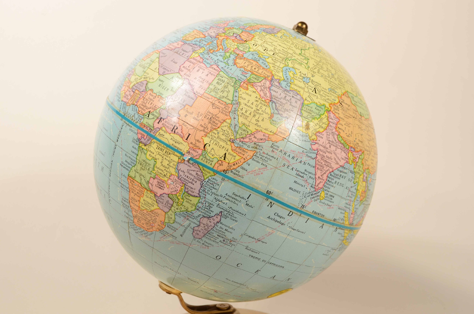 Antique globes-world maps/8110-Terrestrial Globe