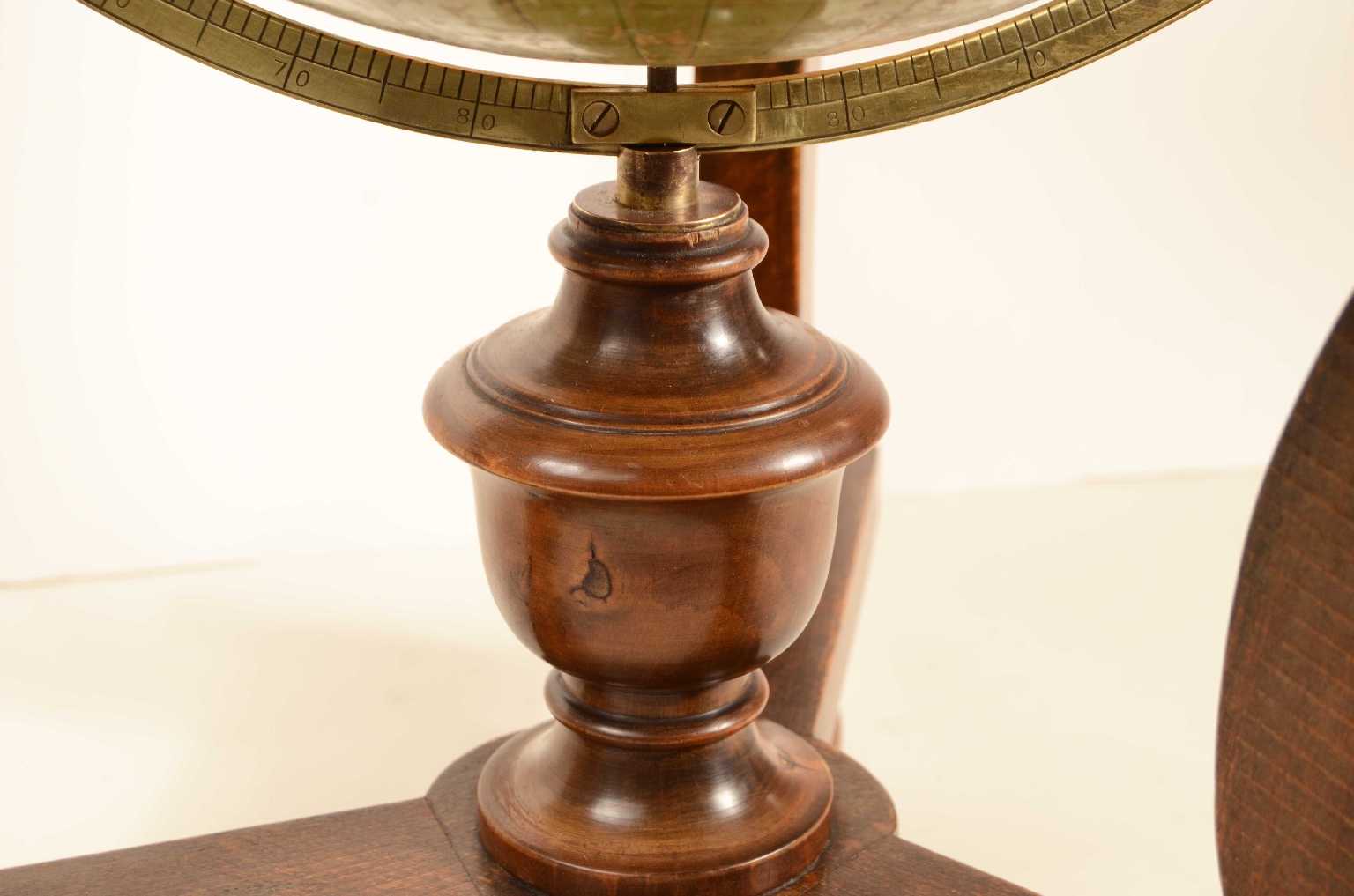 Antique globes-world maps/8115-Terrestrial Globe