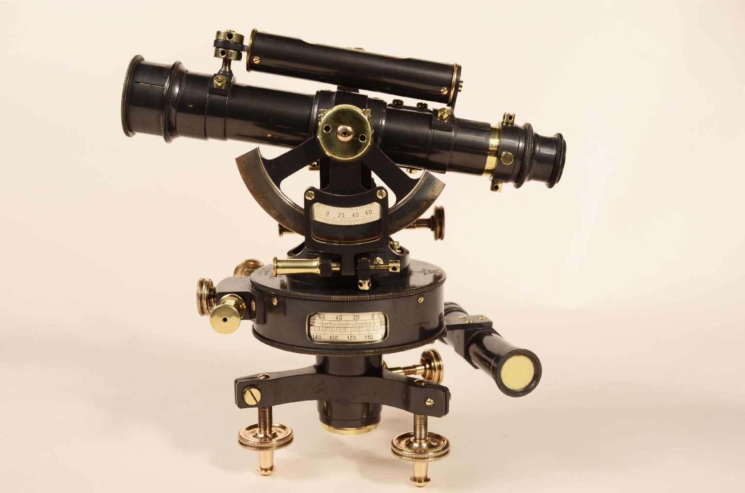 Antique measuring instruments/8130-Tacheometer