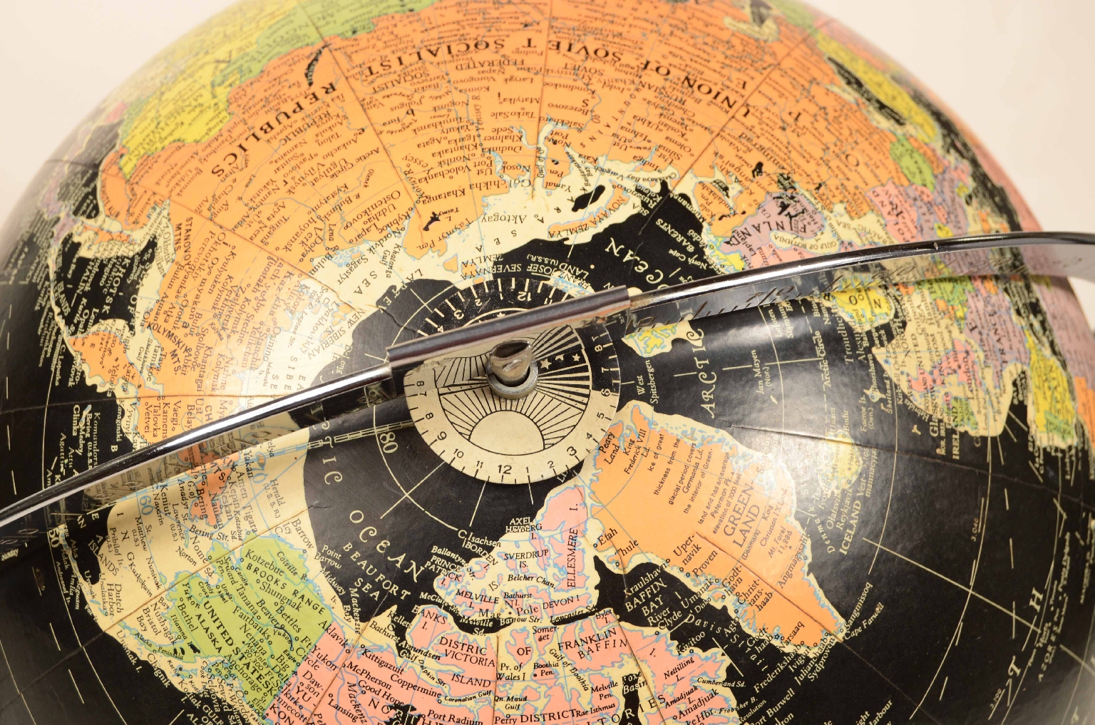 Antique globes-world maps/8147-Terrestrial Globe