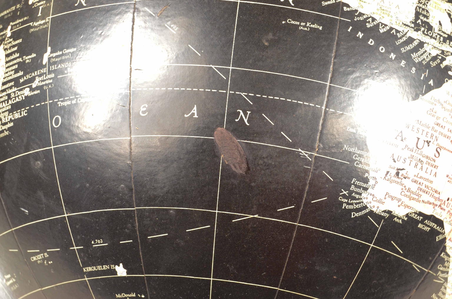 Antique globes-world maps/8147-Terrestrial Globe