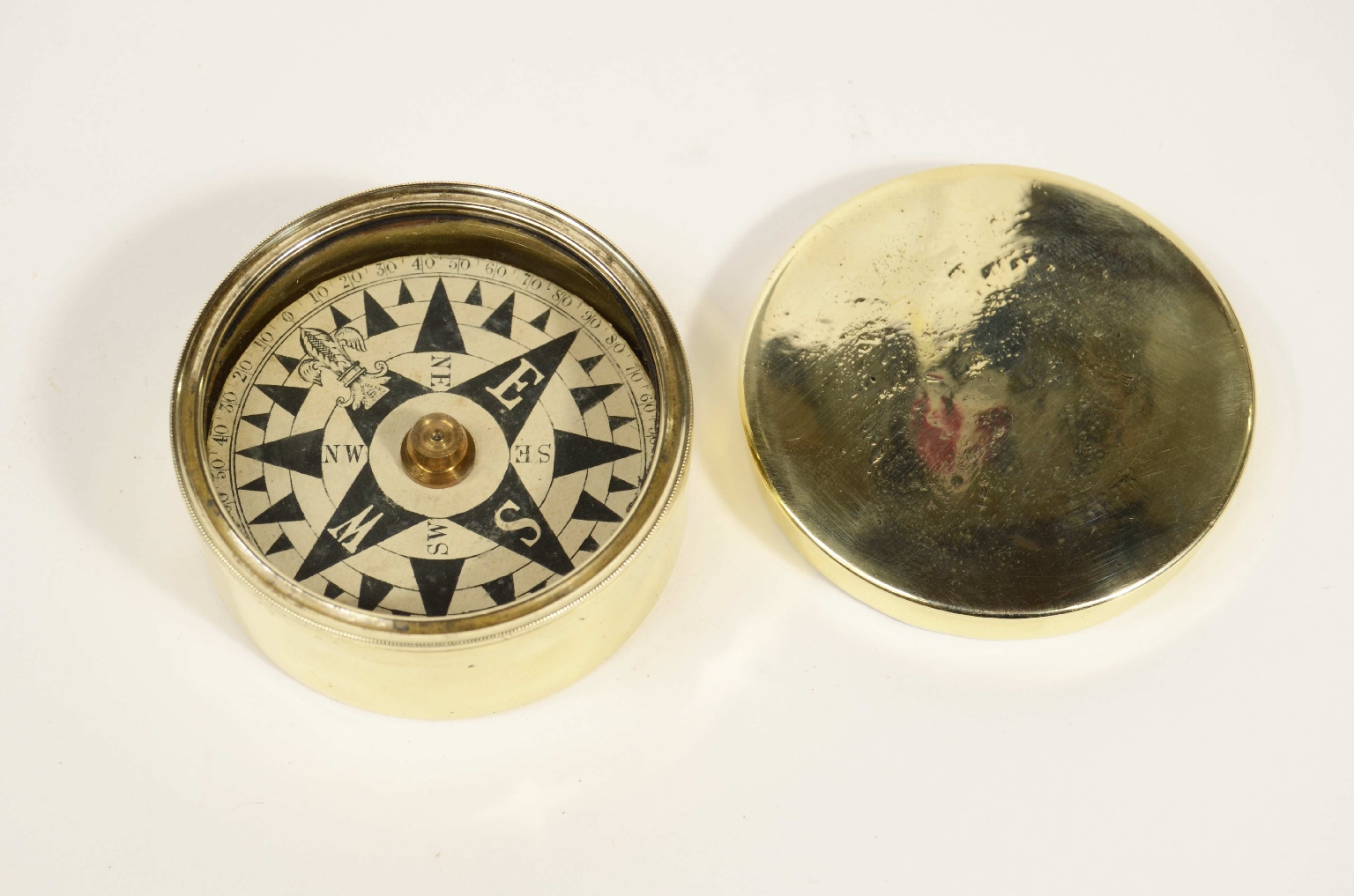 e-Shop/Antique compasses/Code 8184 Small Compass