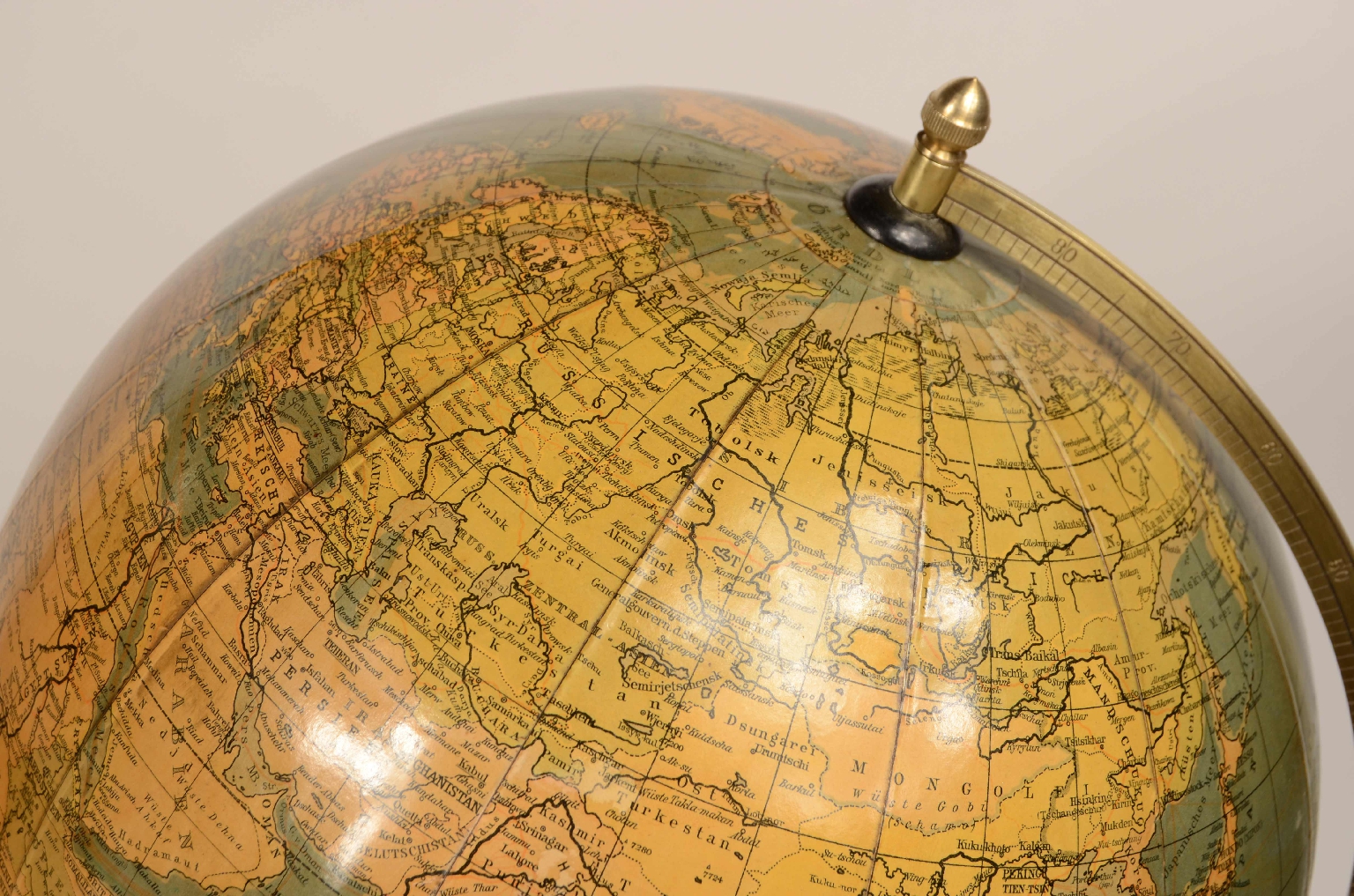 Antique globes-world maps/8192-Terrestrial Globe