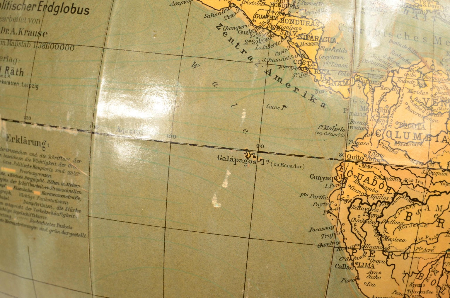 Antique globes-world maps/8192-Terrestrial Globe