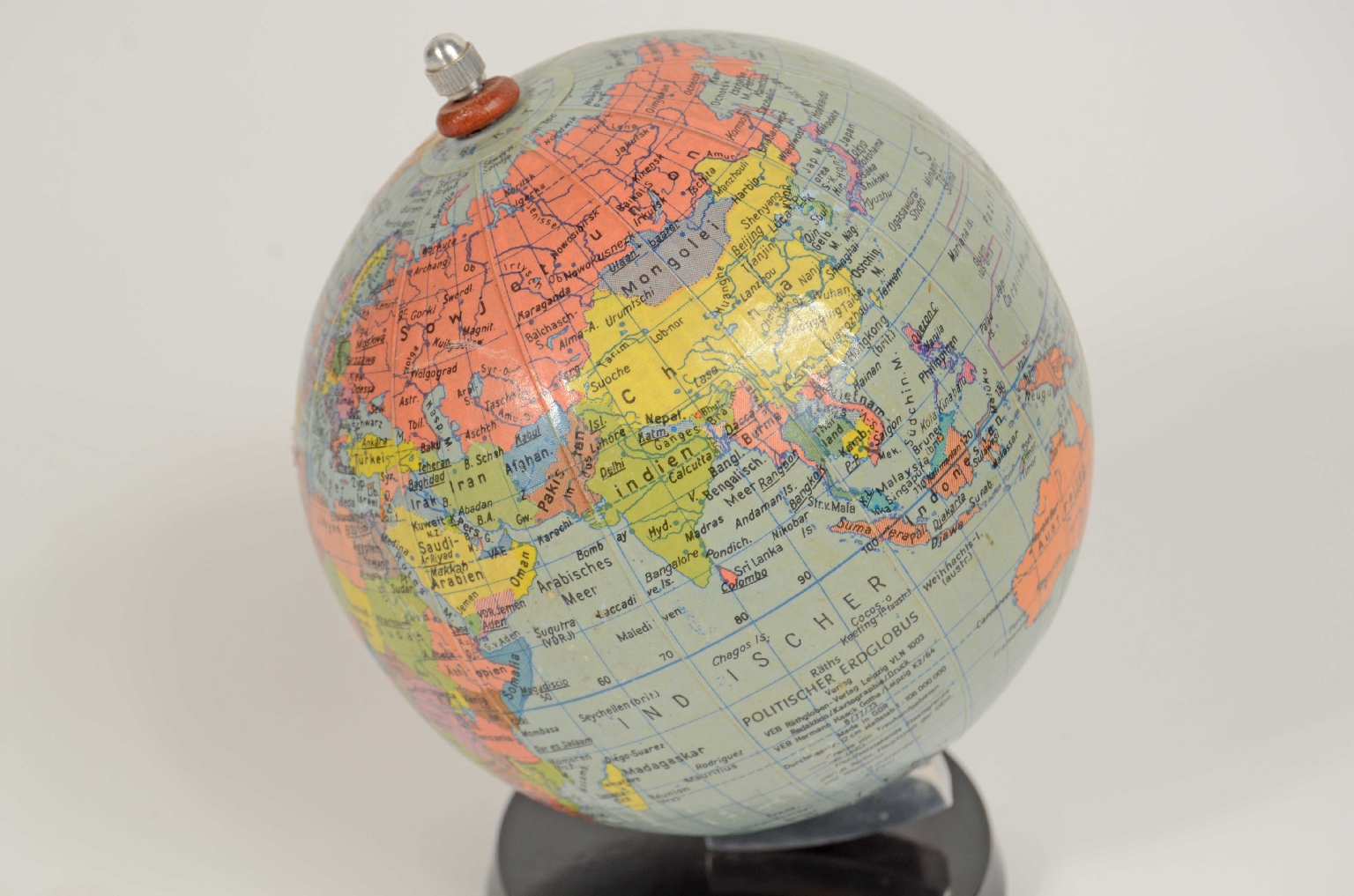 Antique globes-world maps/8195-Small Terrestrial Globe