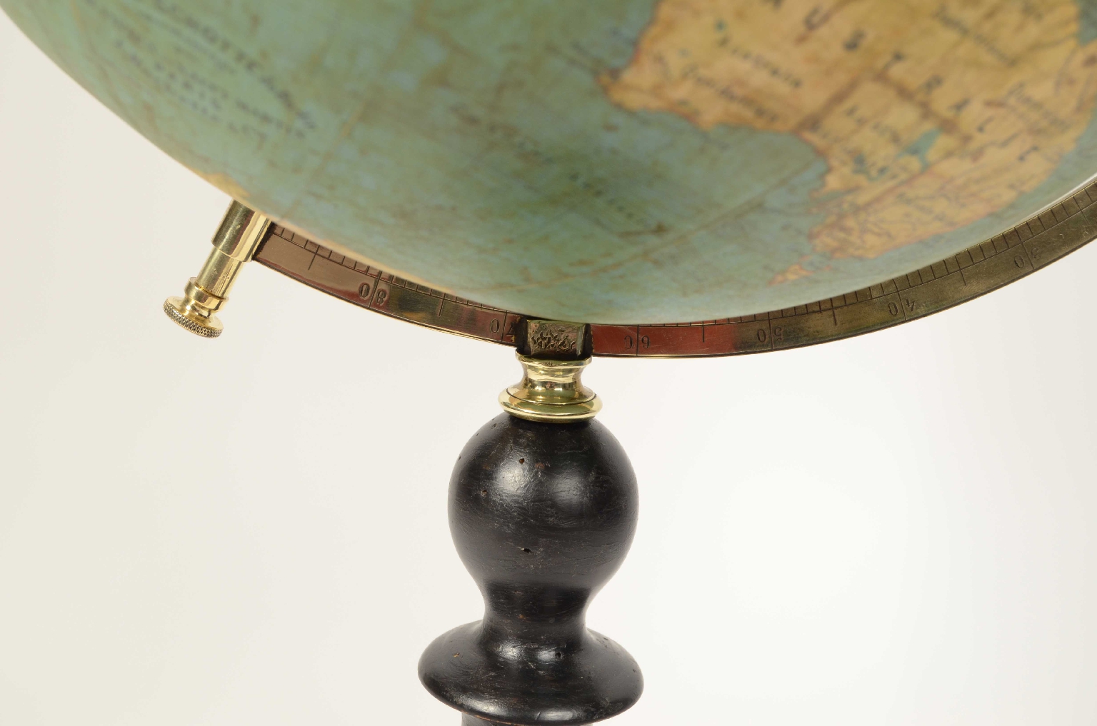 Antique globes-world maps/8199-Terrestrial Globe