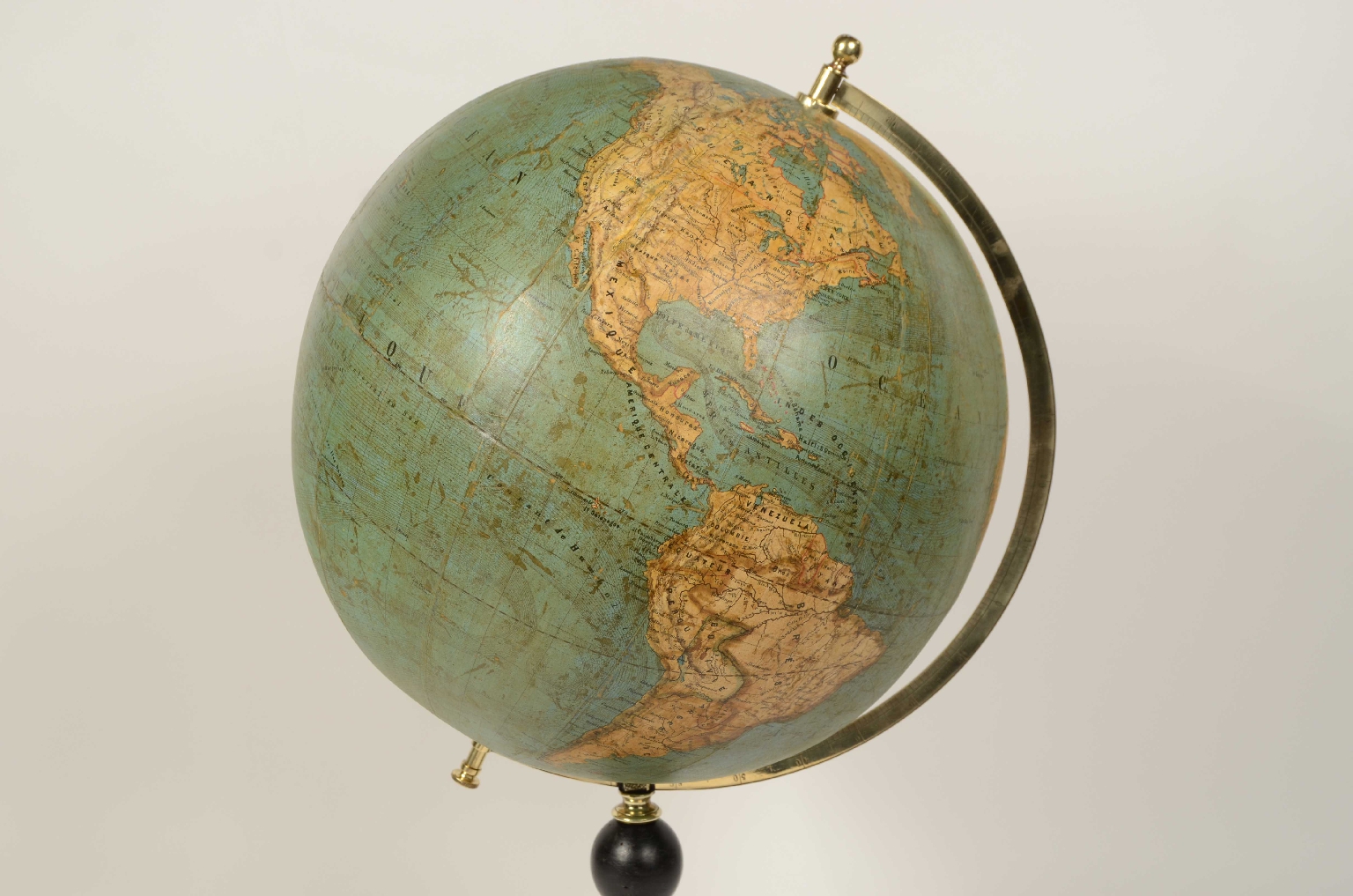 Antique globes-world maps/8199-Terrestrial Globe