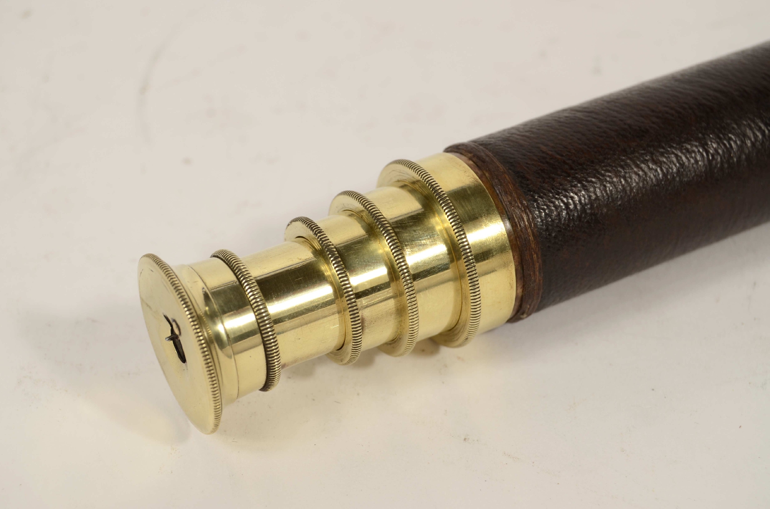 Nautical antiques/8200-Antique Telescope