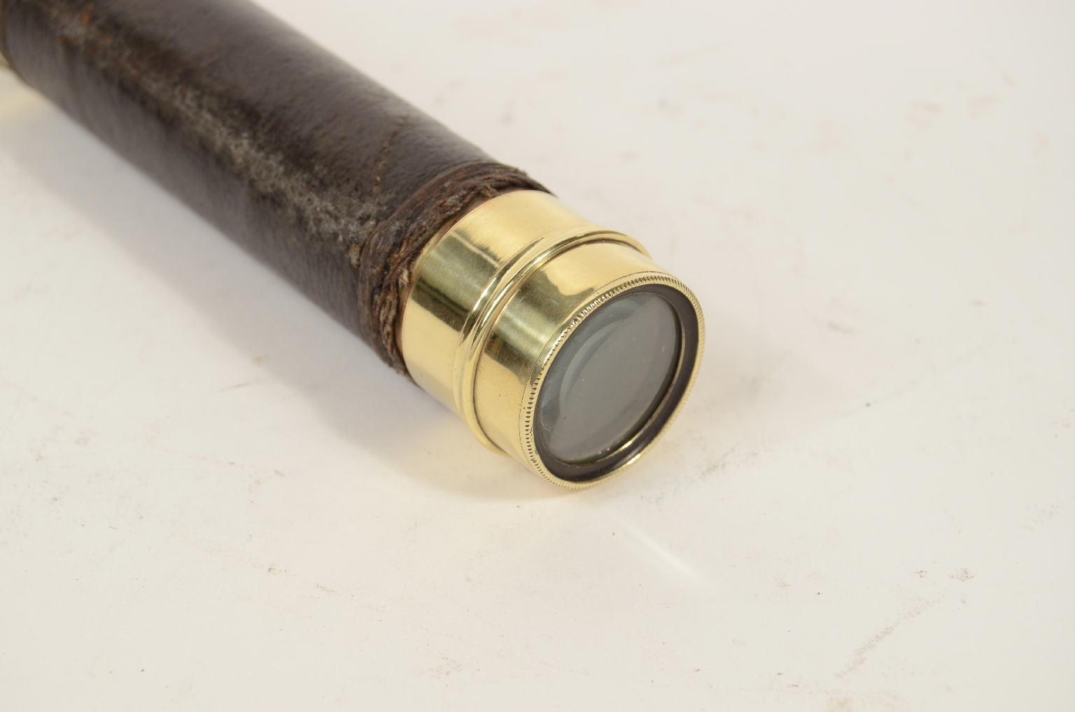 Nautical antiques/8200-Antique Telescope