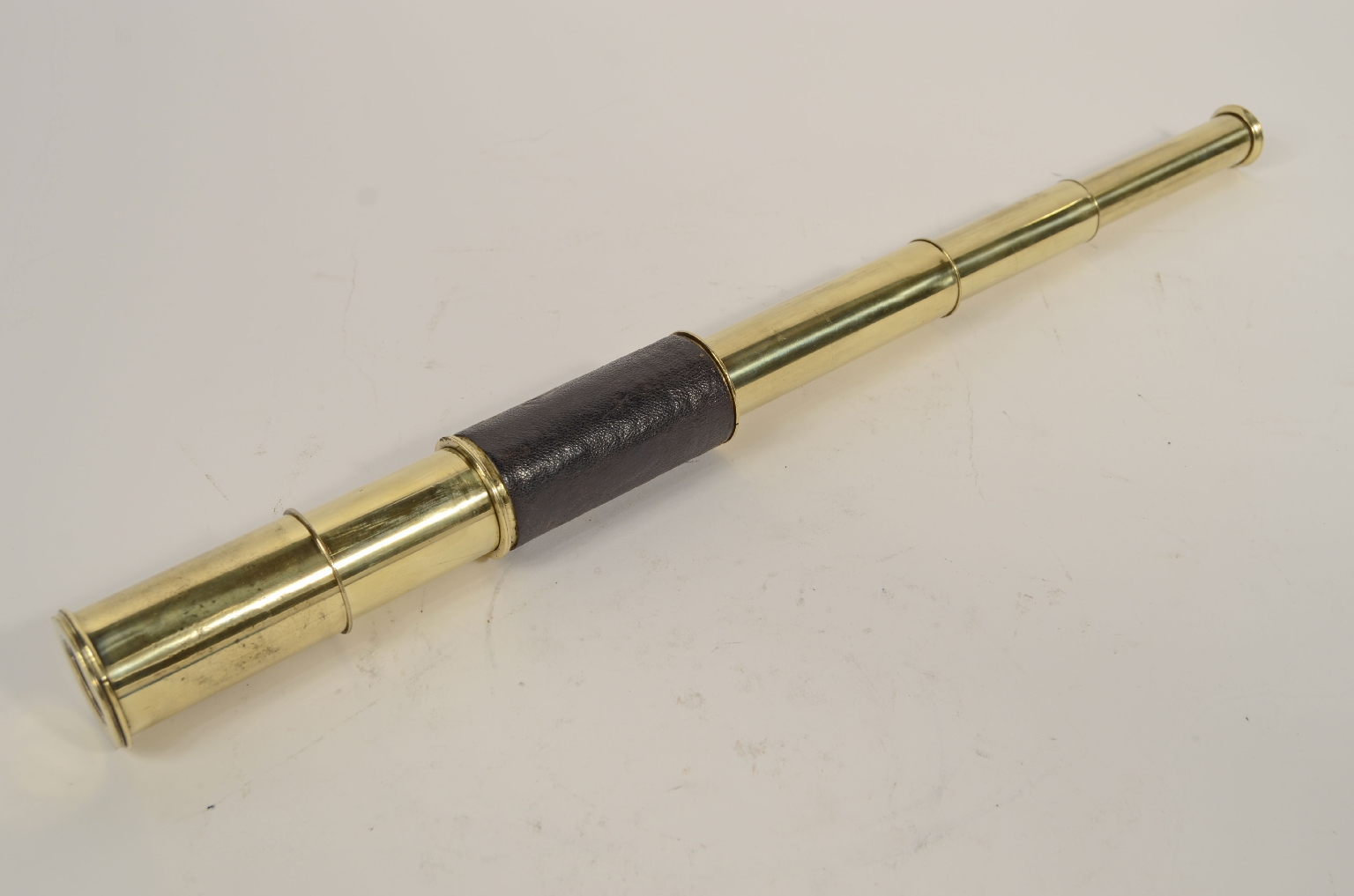 Nautical antiques/8202-Antique Telescope