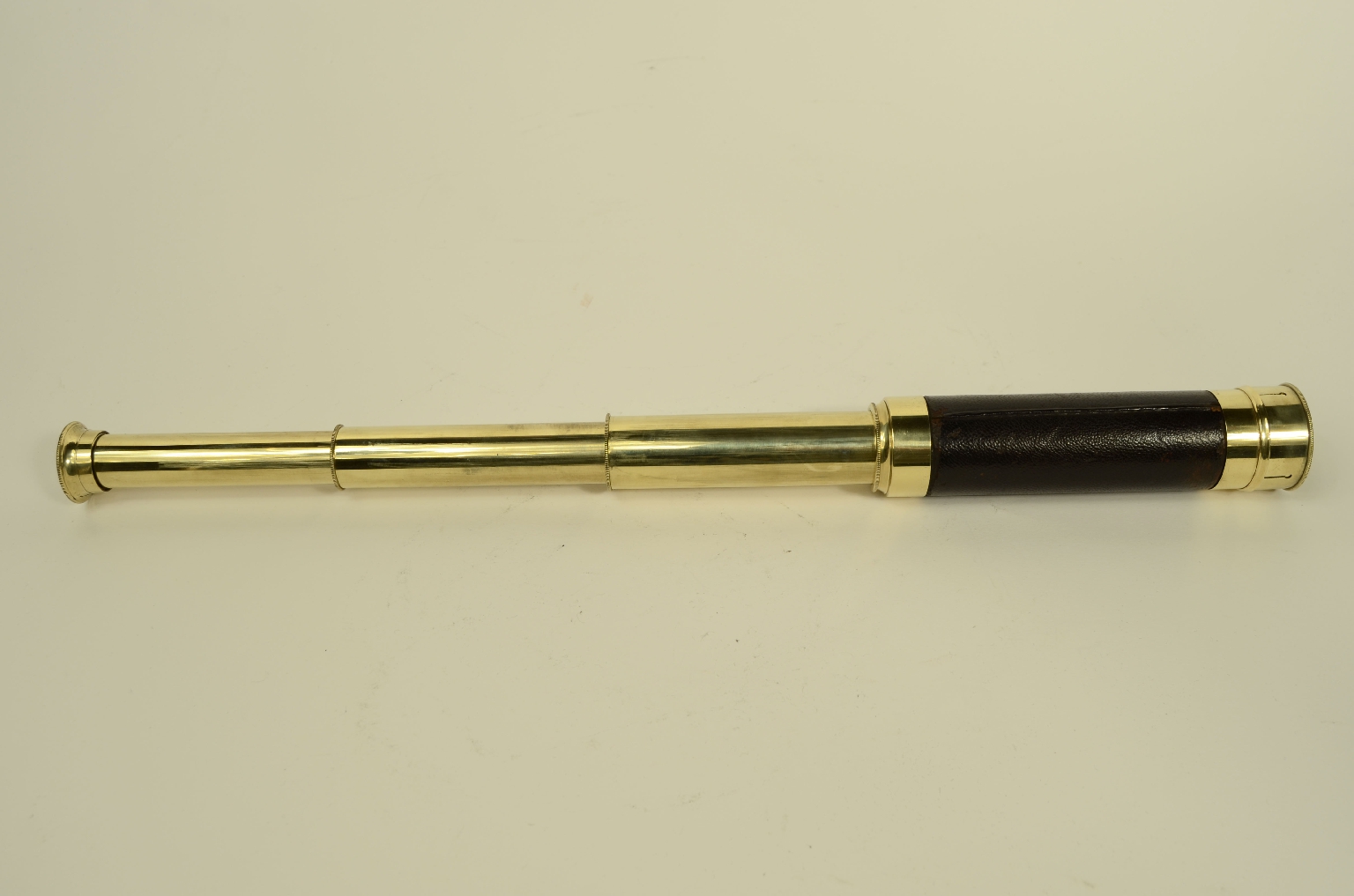 Nautical antiques/8210-Antique Telescope