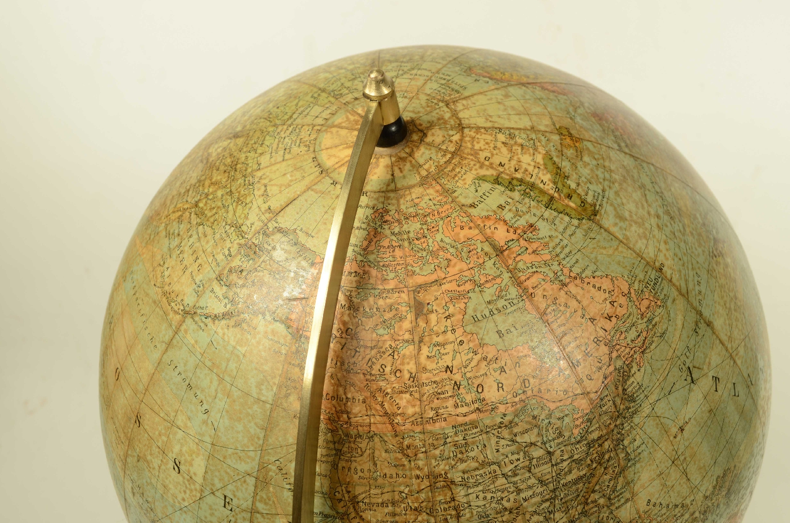 Antique globes-world maps/8217-Terrestrial Globe