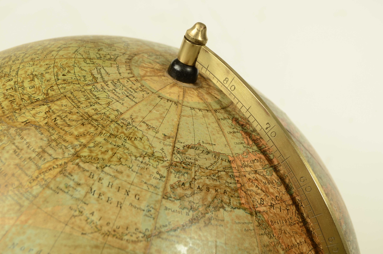 Antique globes-world maps/8217-Terrestrial Globe