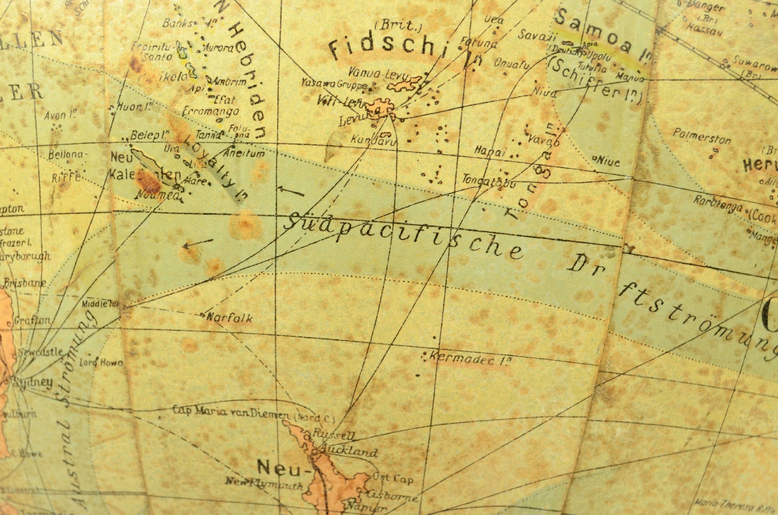 Antique globes-world maps/8217-Terrestrial Globe