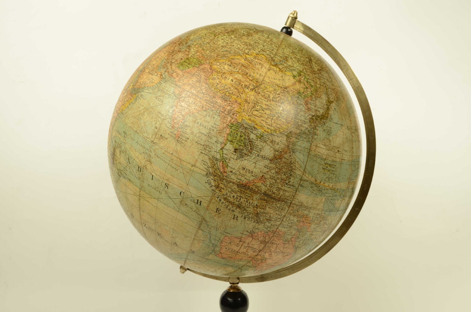 Antique globes-world maps/8217-Terrestrial Globe
