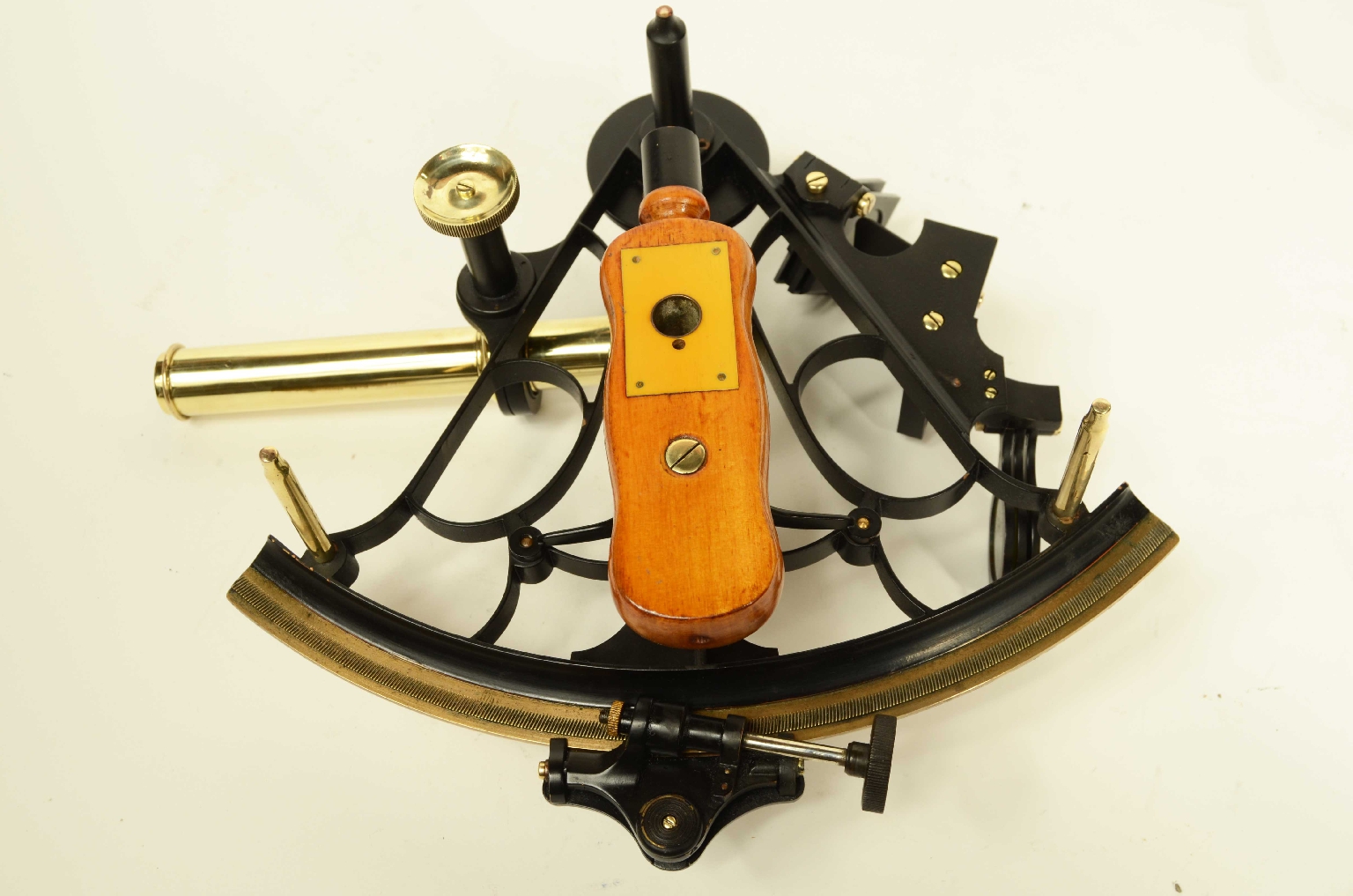 Nautical antiques/8248-Antique Sextant