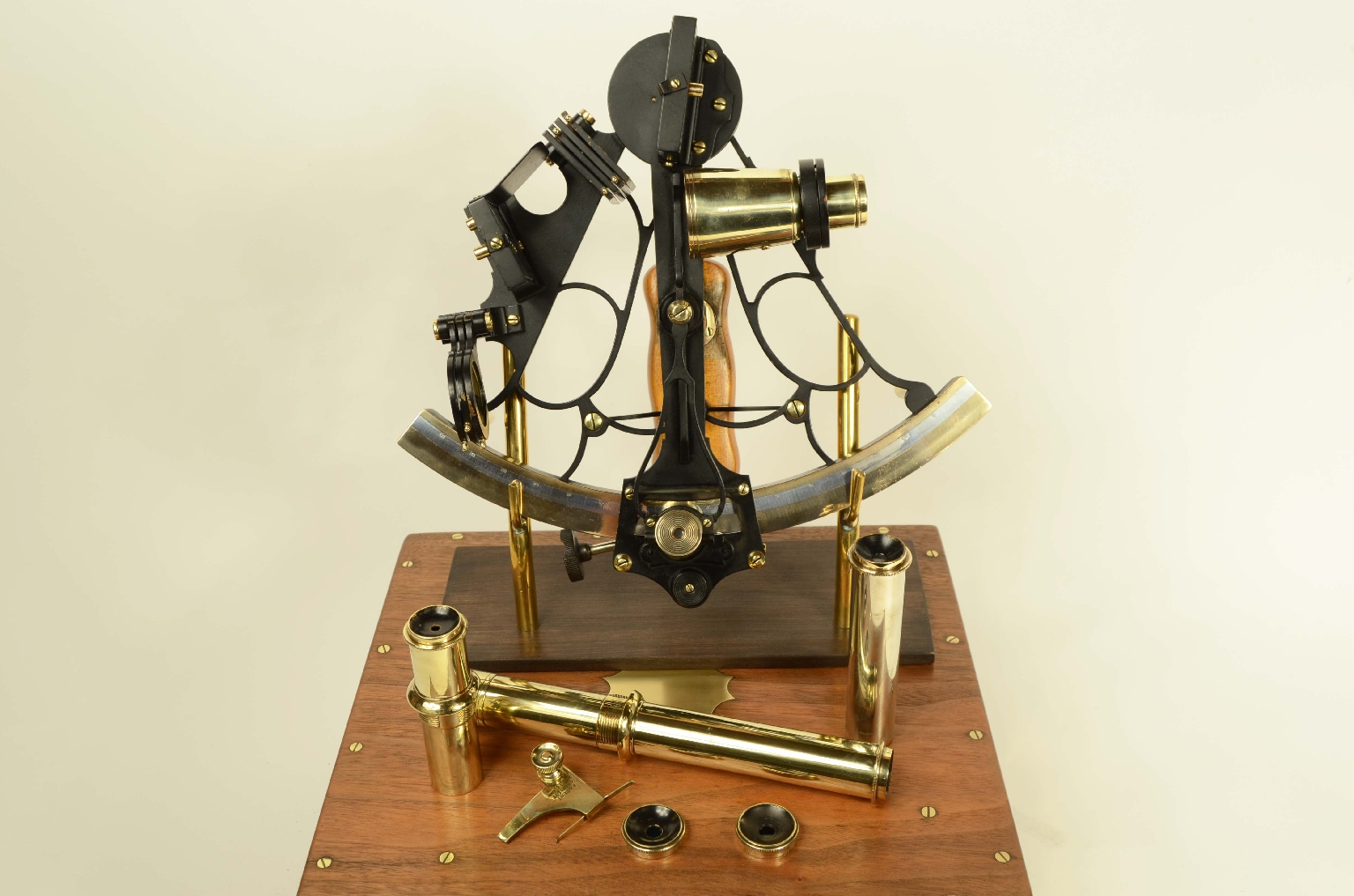 Nautical antiques/8248-Antique Sextant