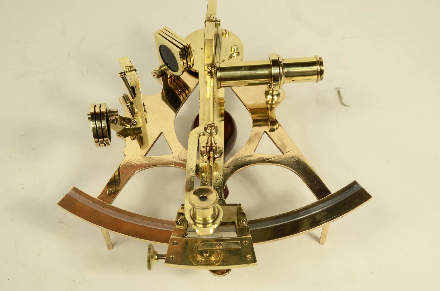 Nautical antiques/8248a-Antique Sextant