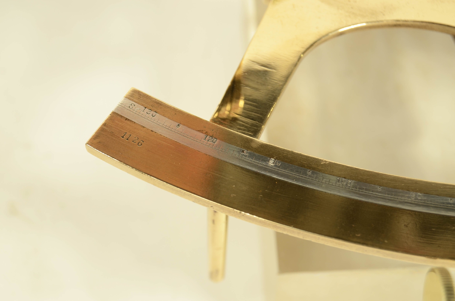 Nautical antiques/8248a-Antique Sextant