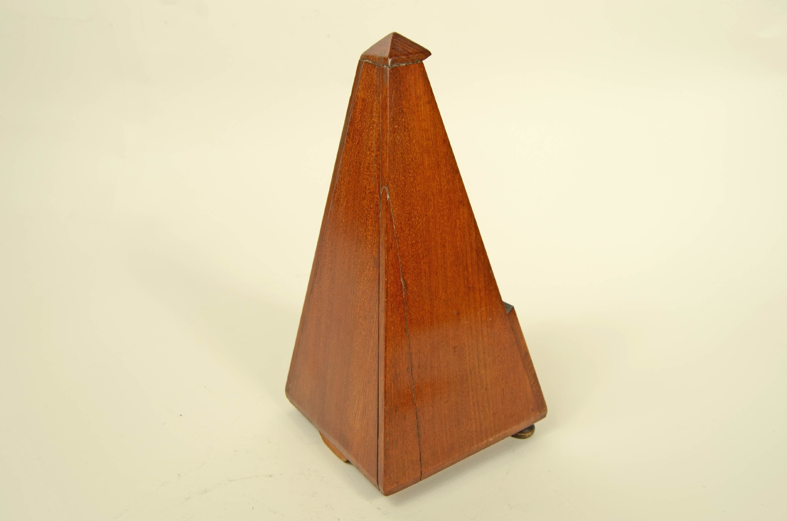 Antique measuring instruments/8281-Antique Metronome