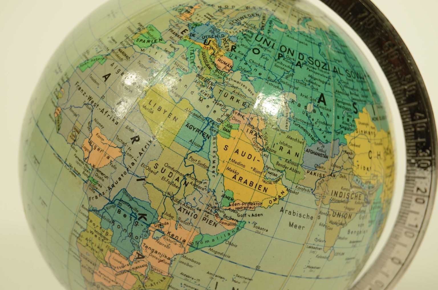 Antique globes-world maps/8340-Small Terrestrial Globe