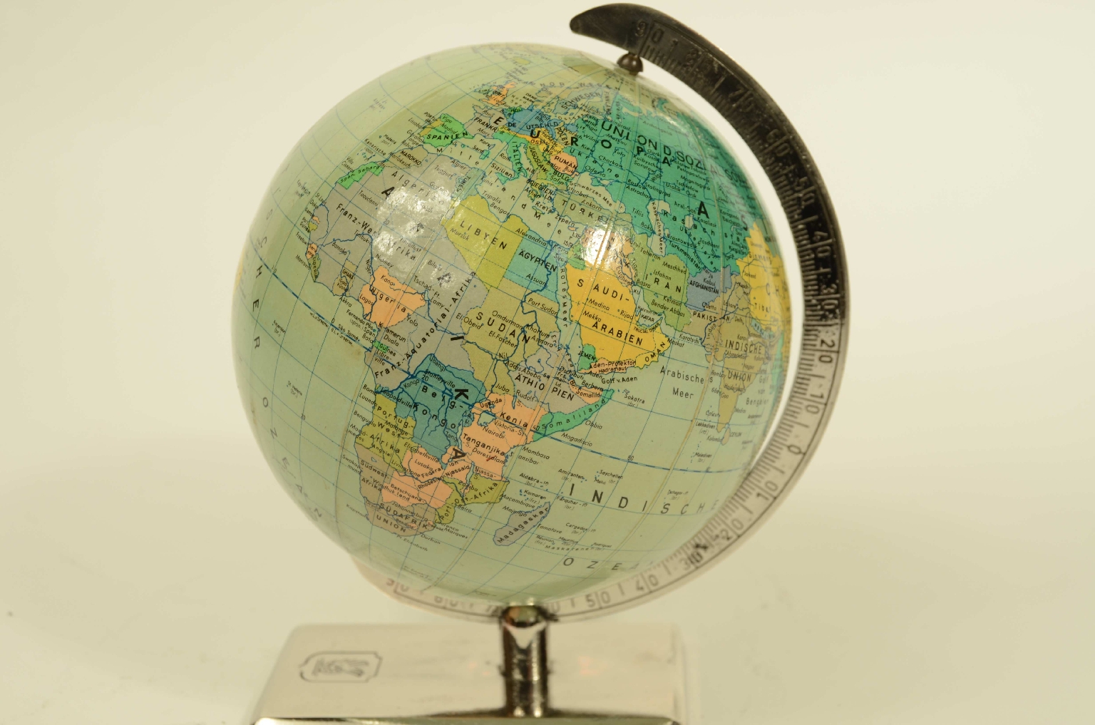 Antique globes-world maps/8340-Small Terrestrial Globe
