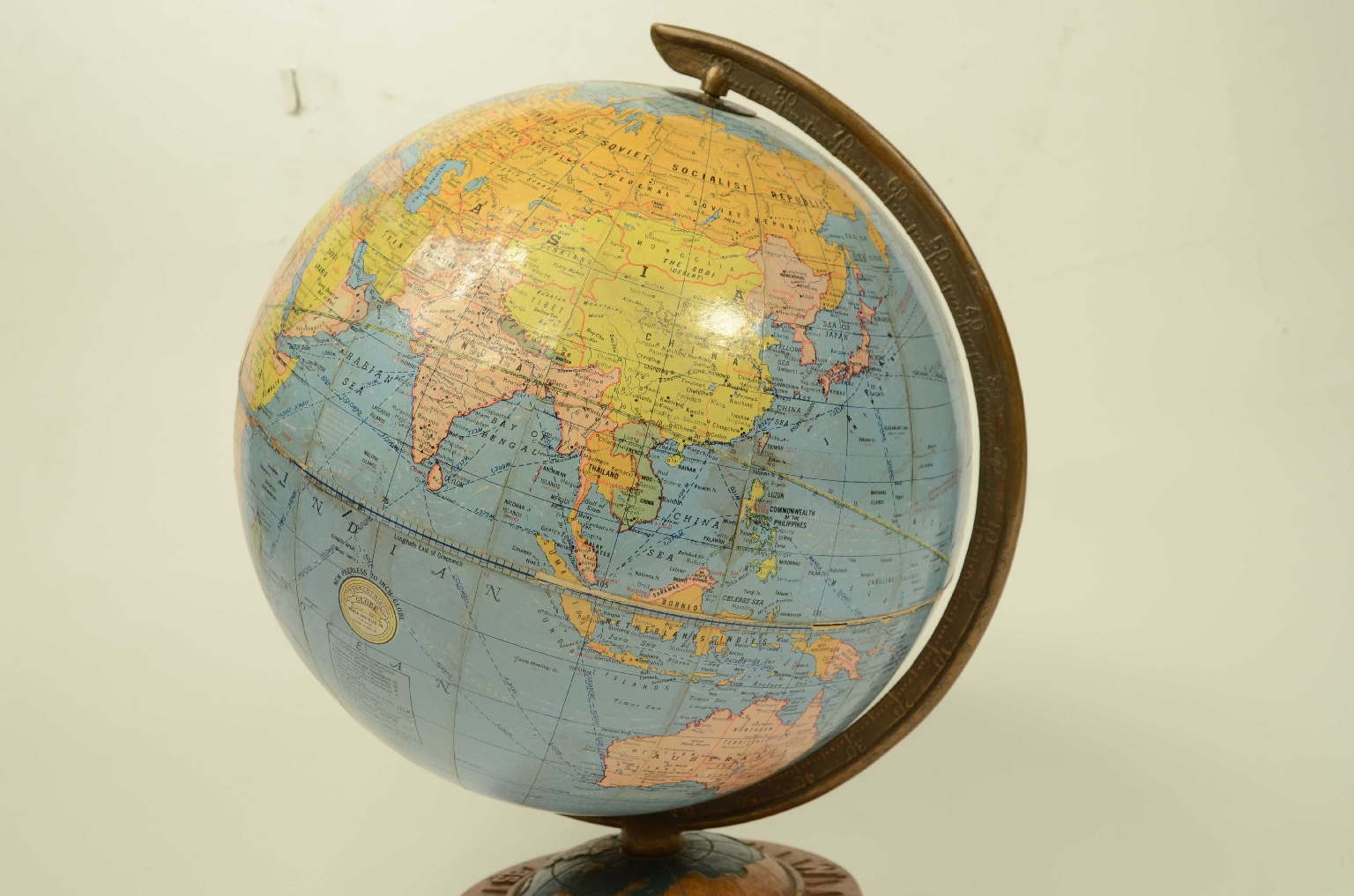 Antique globes-world maps/8347-Terrestrial Globe