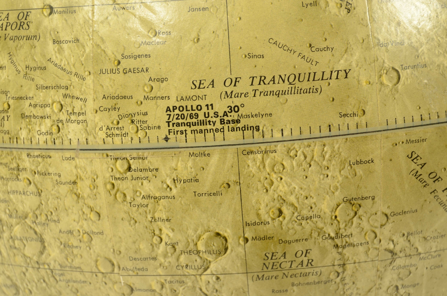 Antique globes-world maps/8354-Lunar Globe