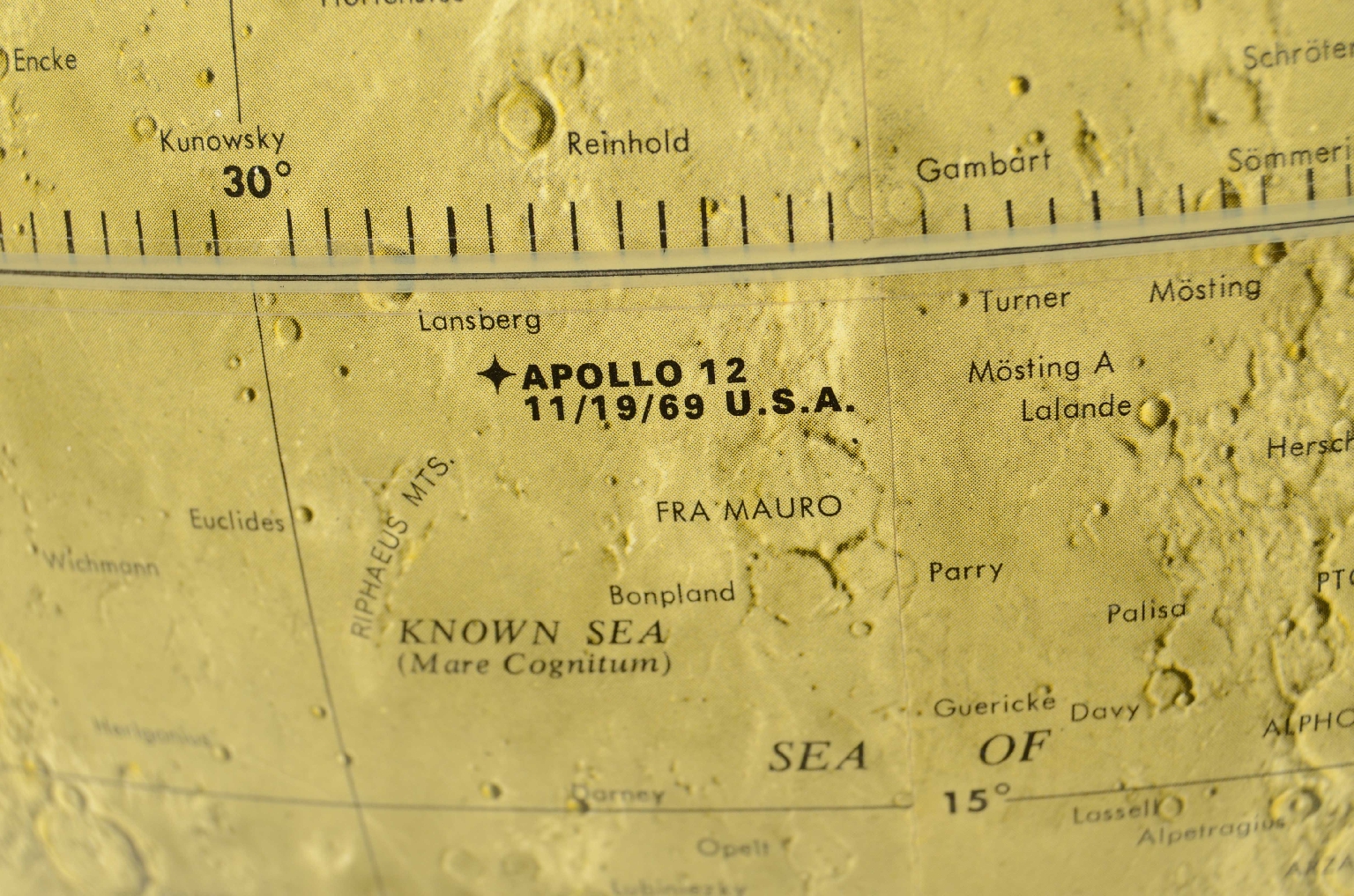 Antique globes-world maps/8354-Lunar Globe