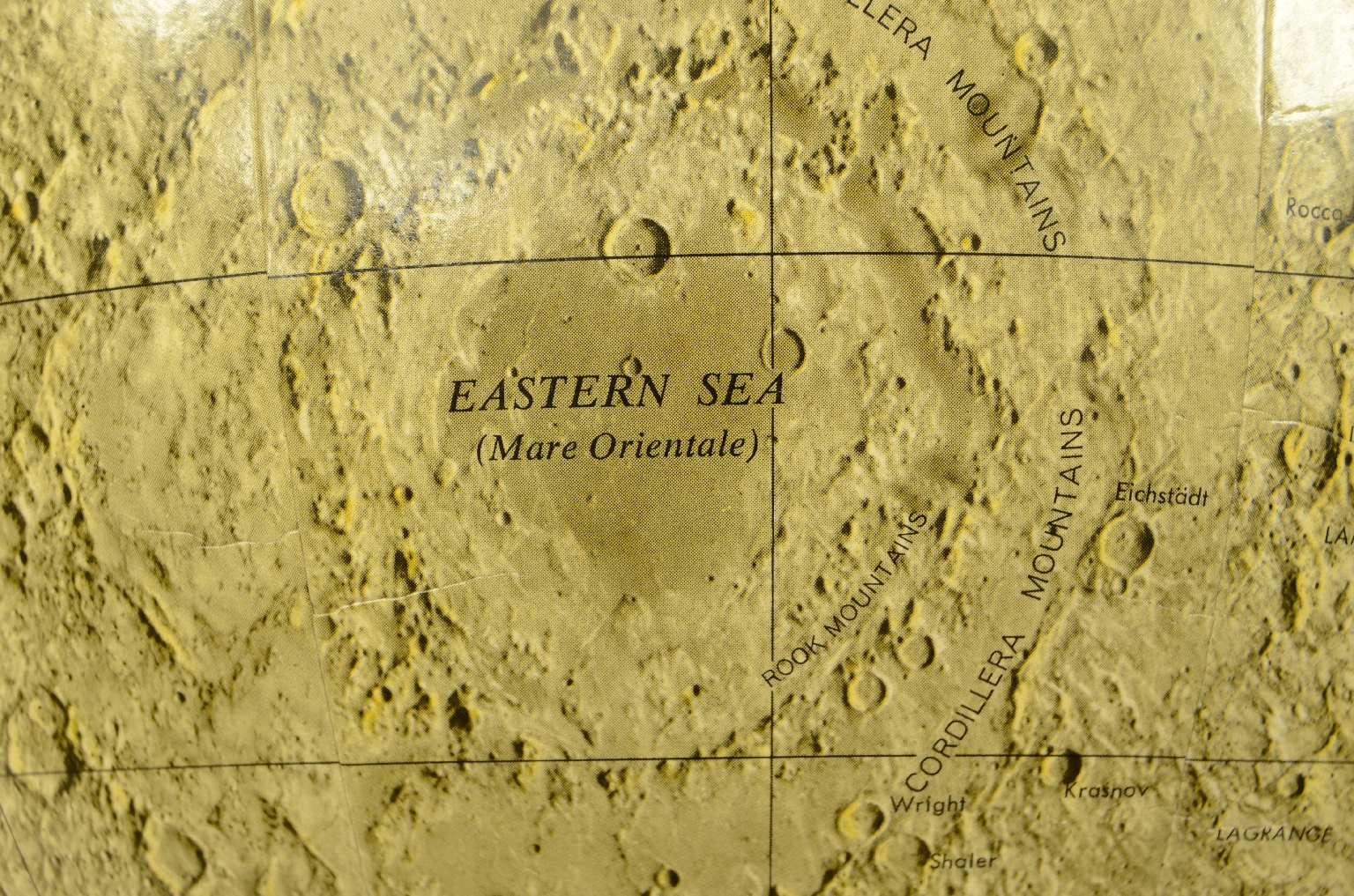 Antique globes-world maps/8354-Lunar Globe