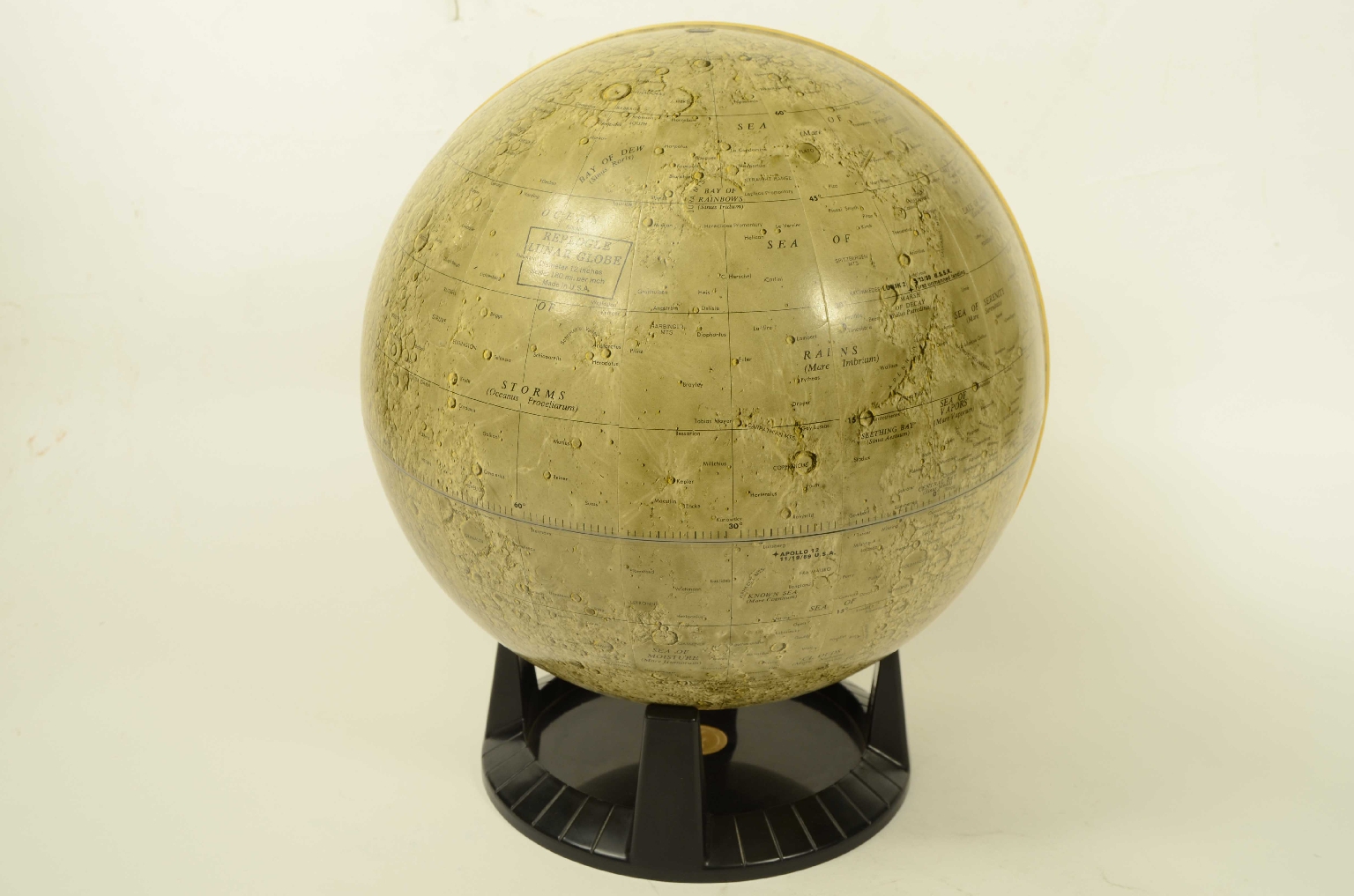 Antique globes-world maps/8354-Lunar Globe