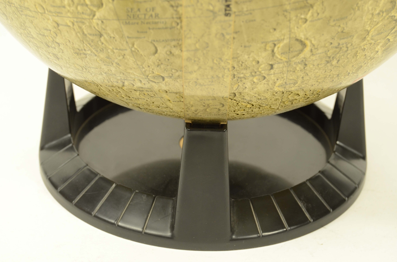 Antique globes-world maps/8354-Lunar Globe