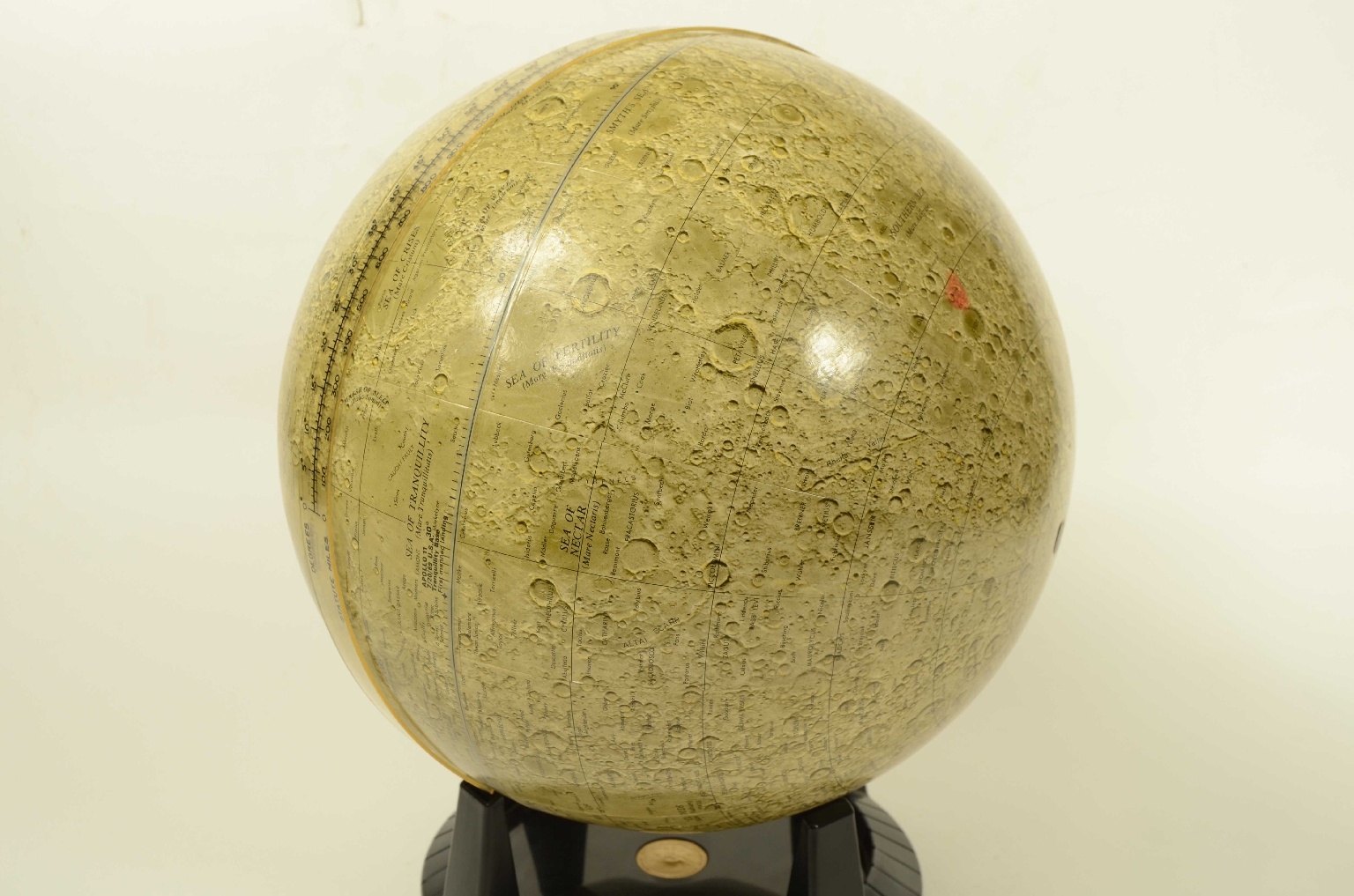 Antique globes-world maps/8354-Lunar Globe