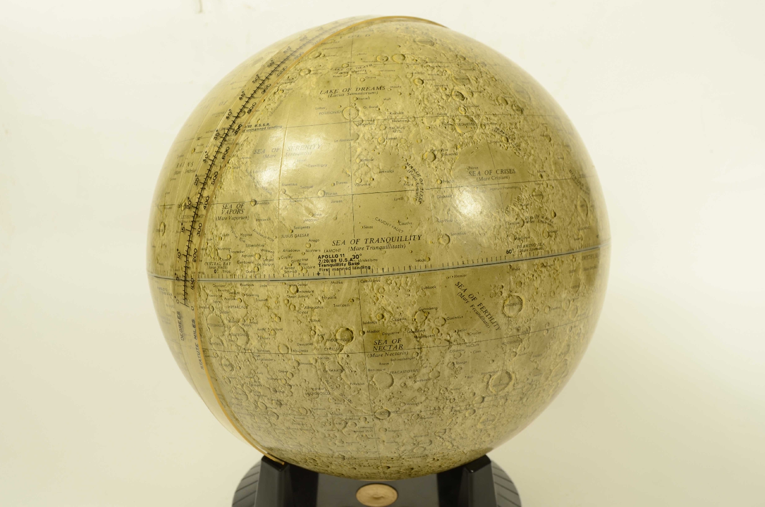 Antique globes-world maps/8354-Lunar Globe