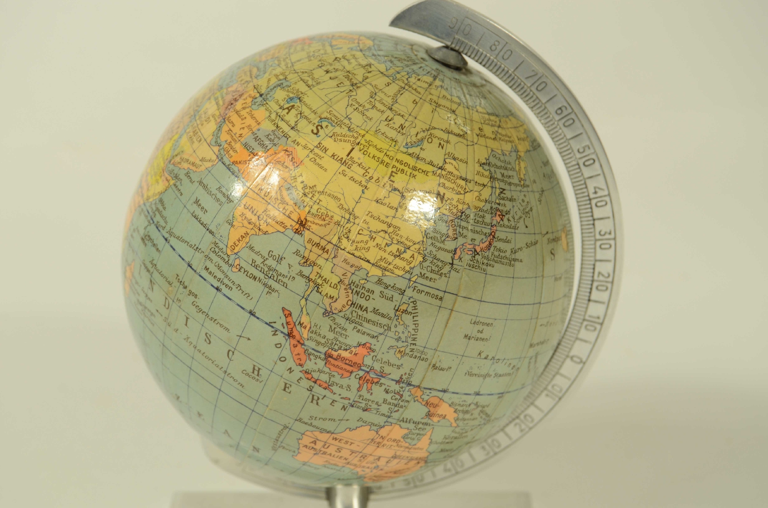 Antique globes-world maps/8355-Small Terrestrial Globe