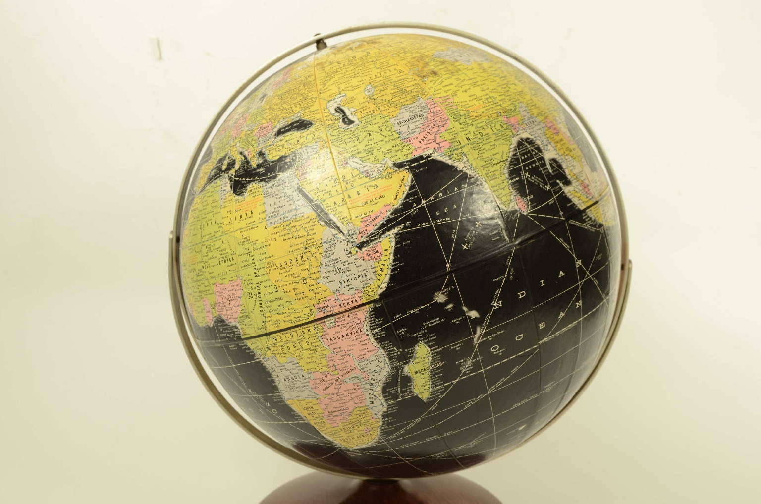 Antique globes-world maps/8360-Terrestrial Globe