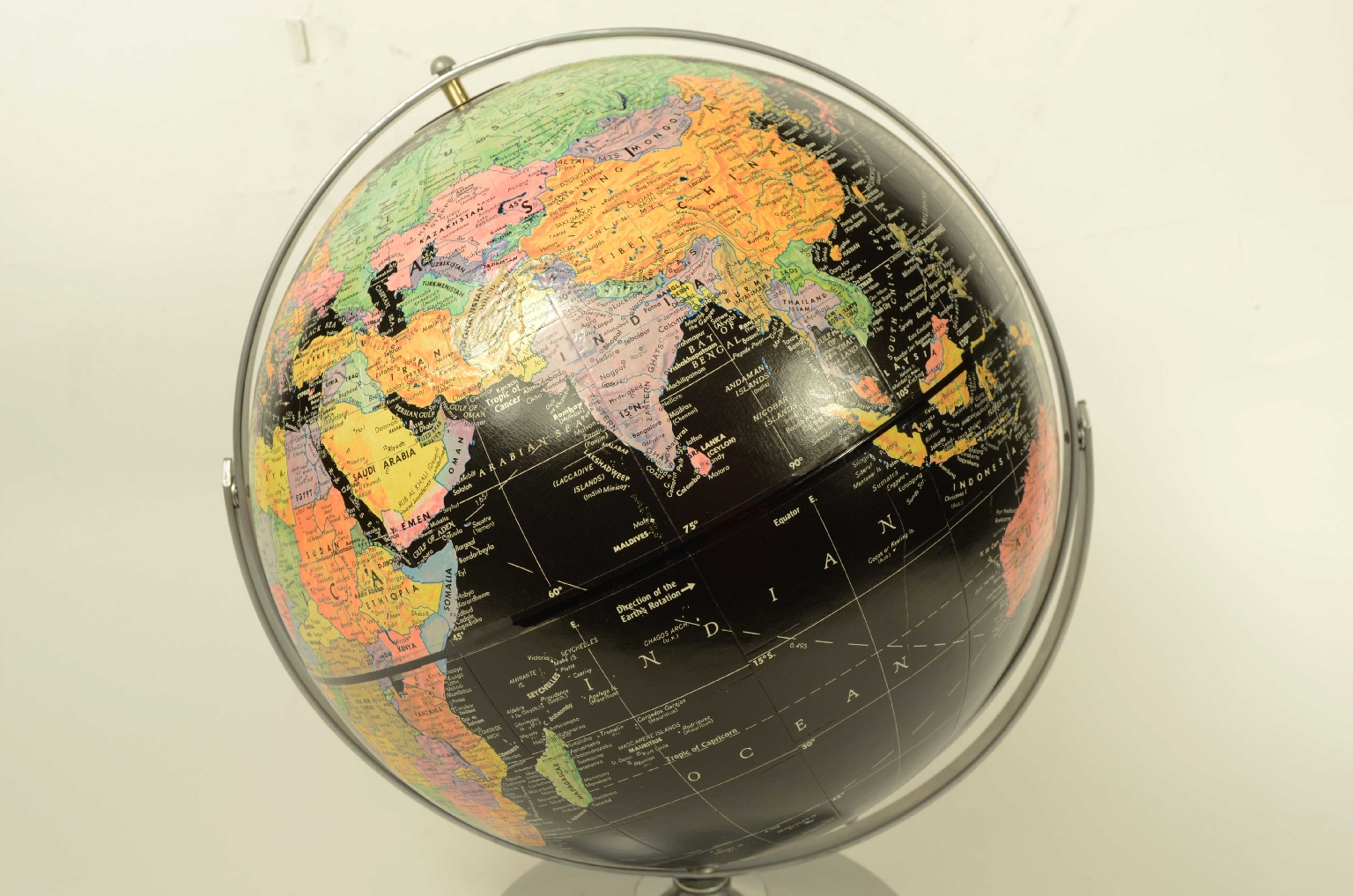 Antique globes-world maps/8366-Terrestrial Globe