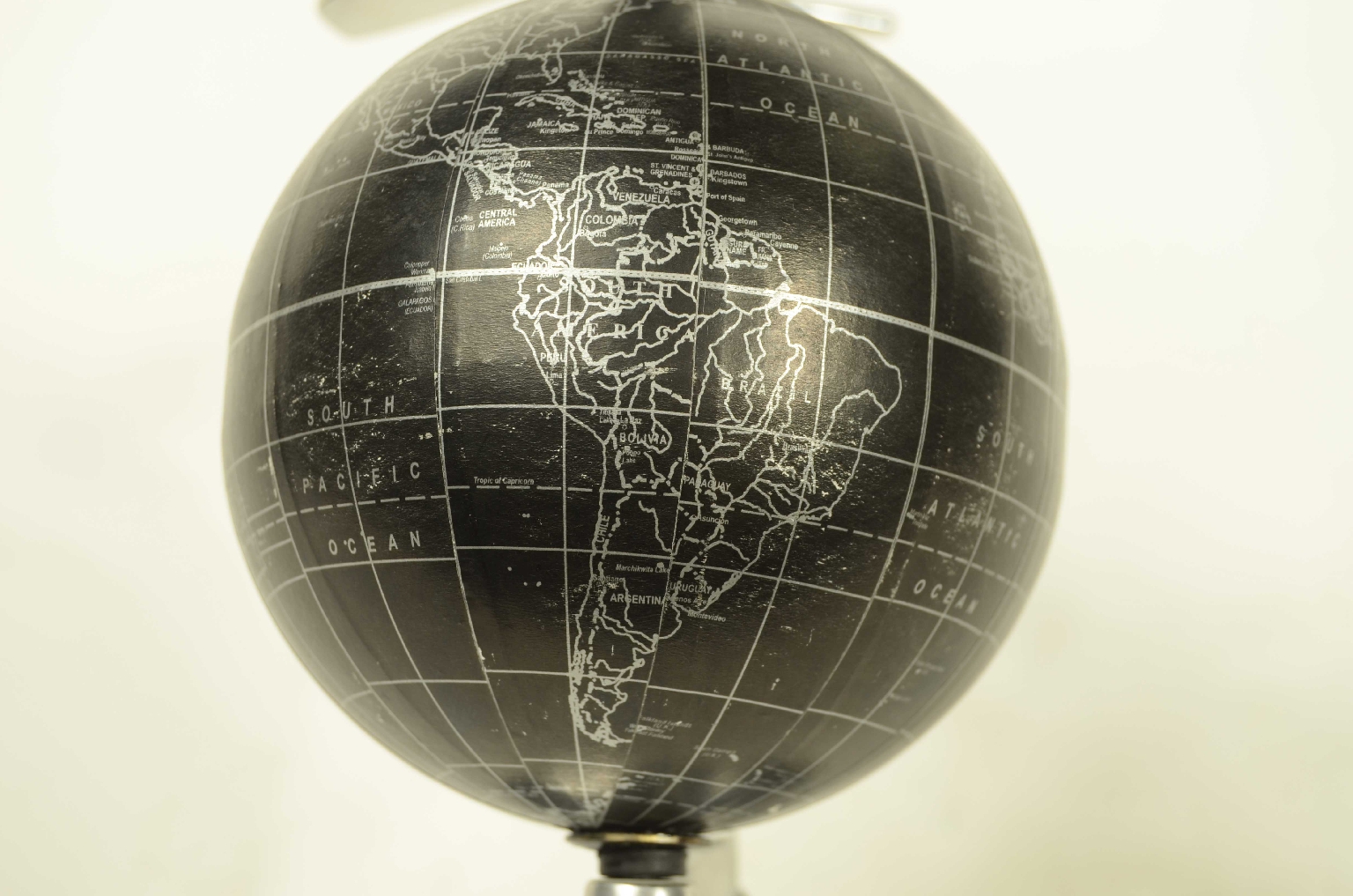 Antique globes-world maps/8379-Black Globe