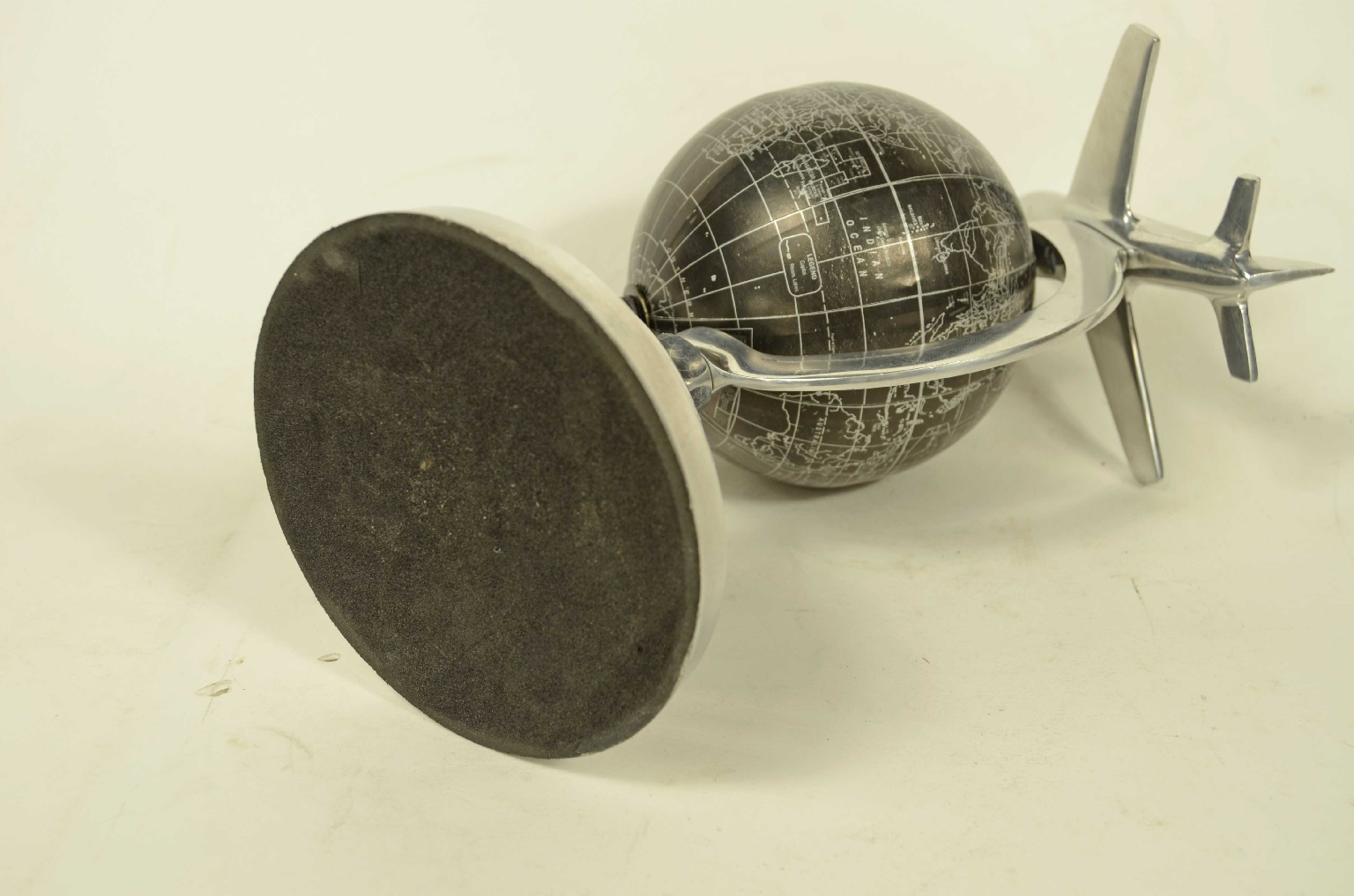 Antique globes-world maps/8379-Black Globe