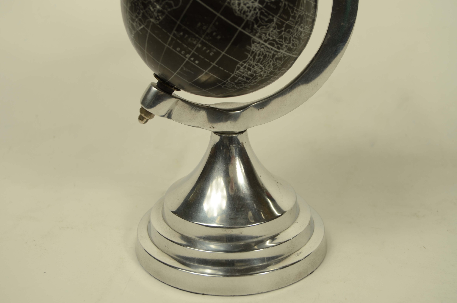 Antique globes-world maps/8379-Black Globe
