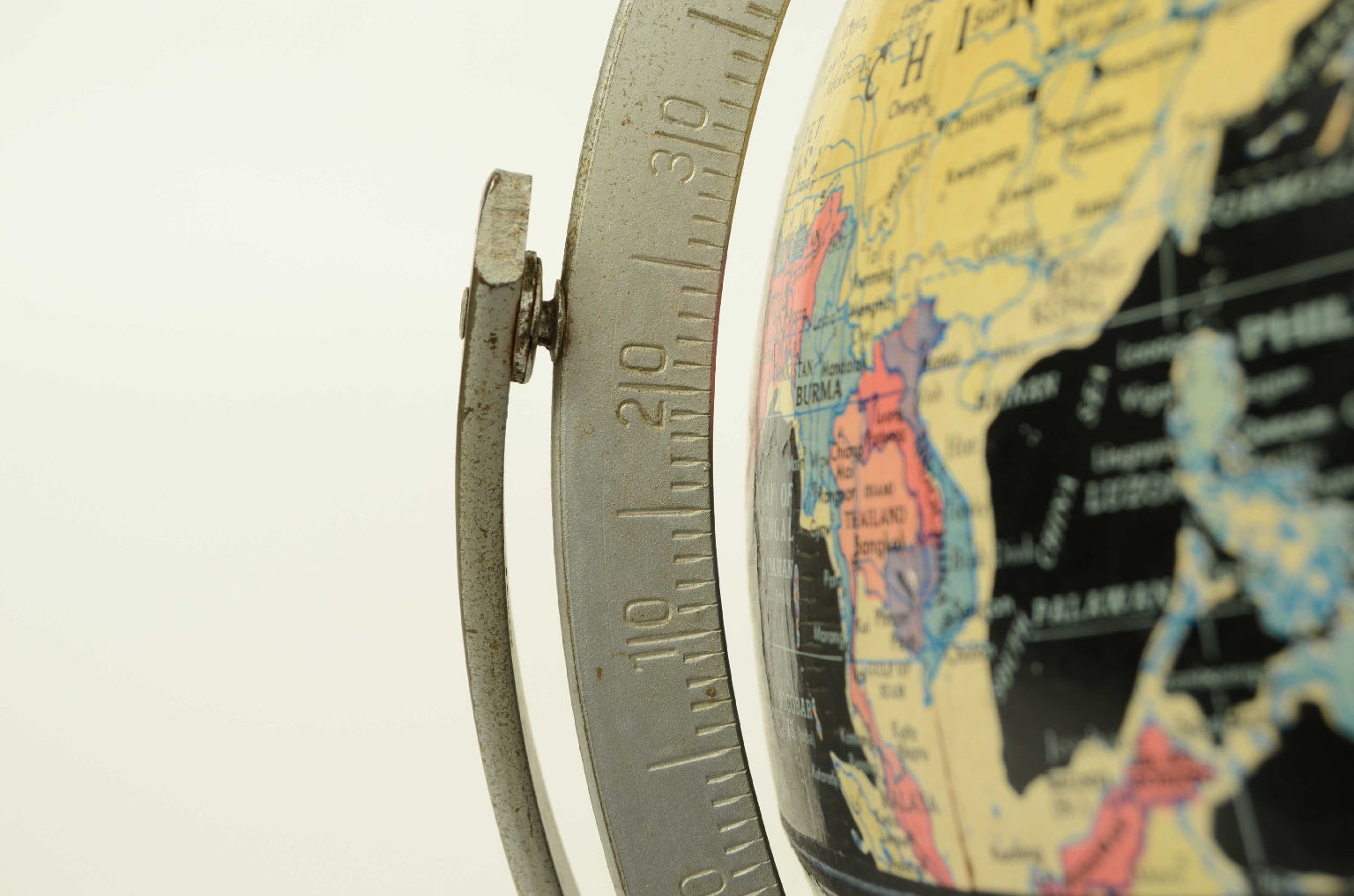 Antique globes-world maps/8382-Terrestrial Globe